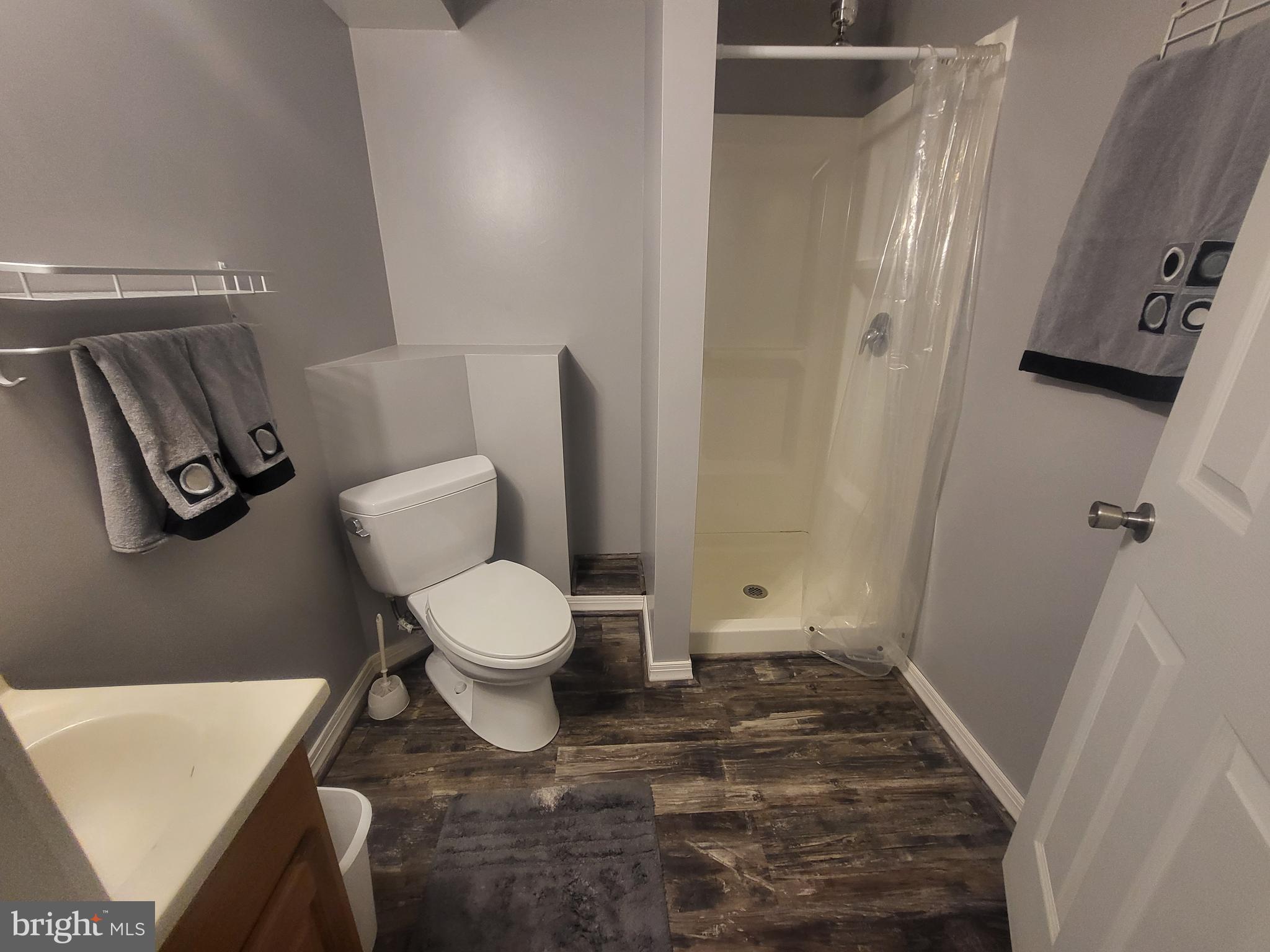 WAYSIDE VILLAGE - Residential Lease