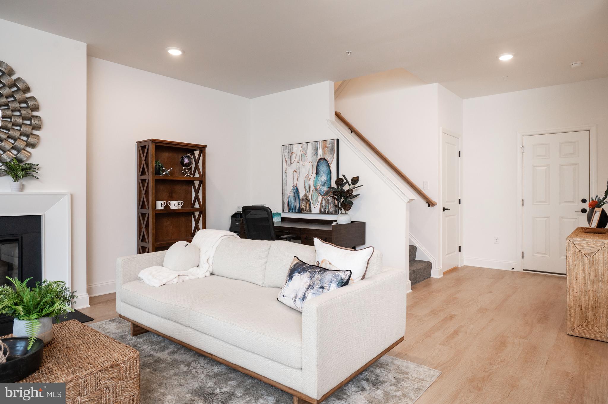 2444 SPRING WATER CIRCLE