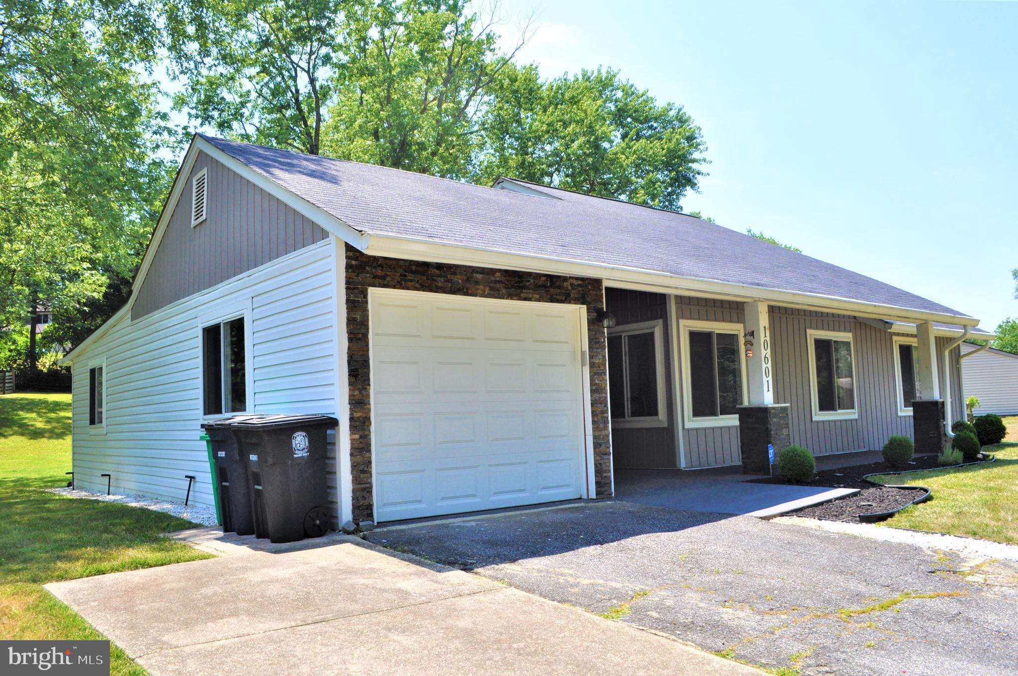 RAMBLING HILLS - Residential