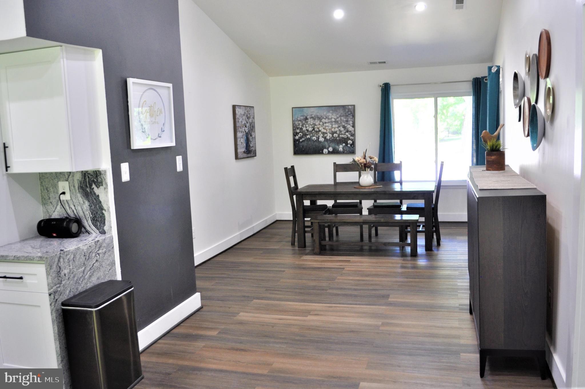 RAMBLING HILLS - Residential