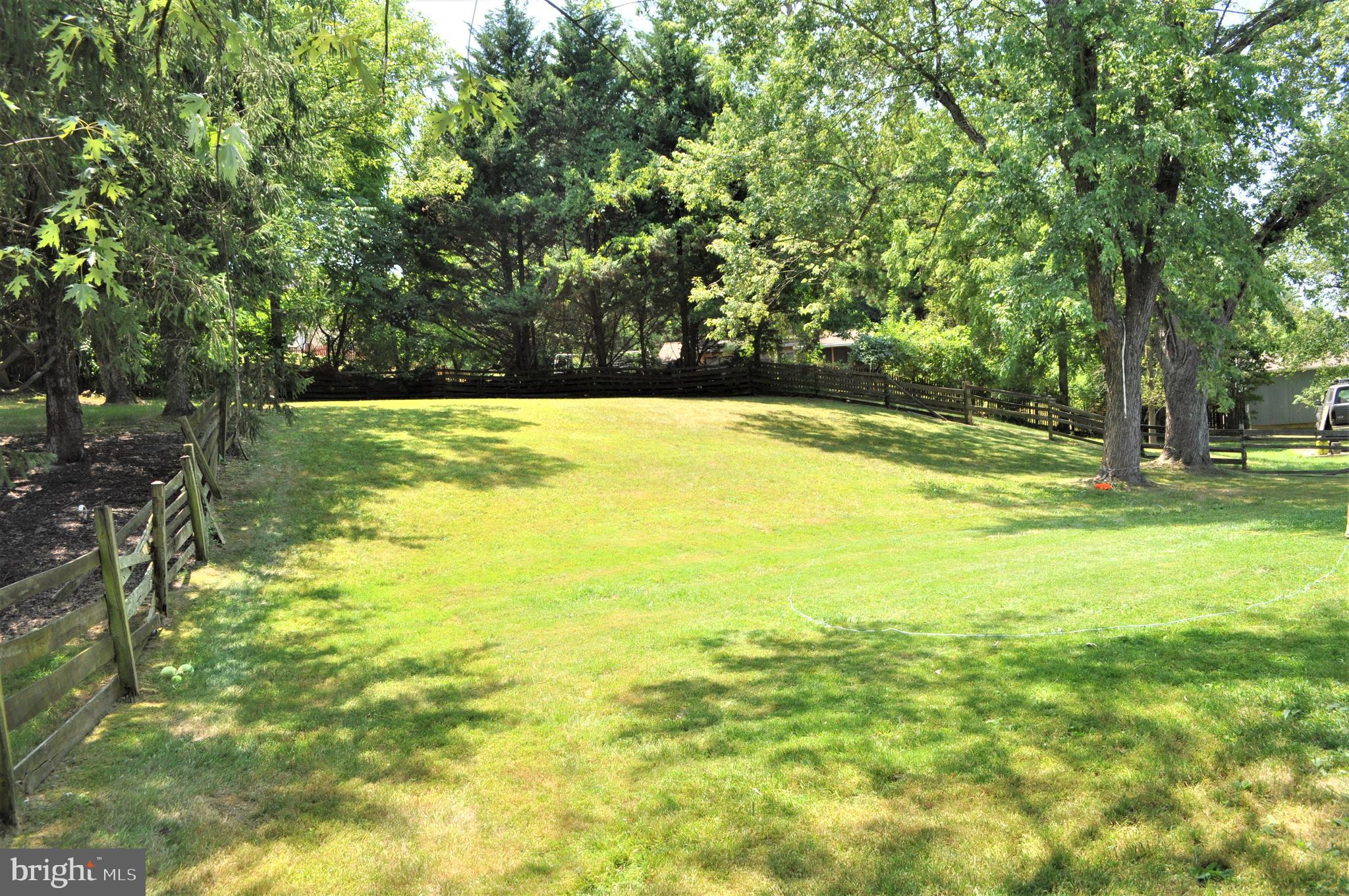 RAMBLING HILLS - Residential