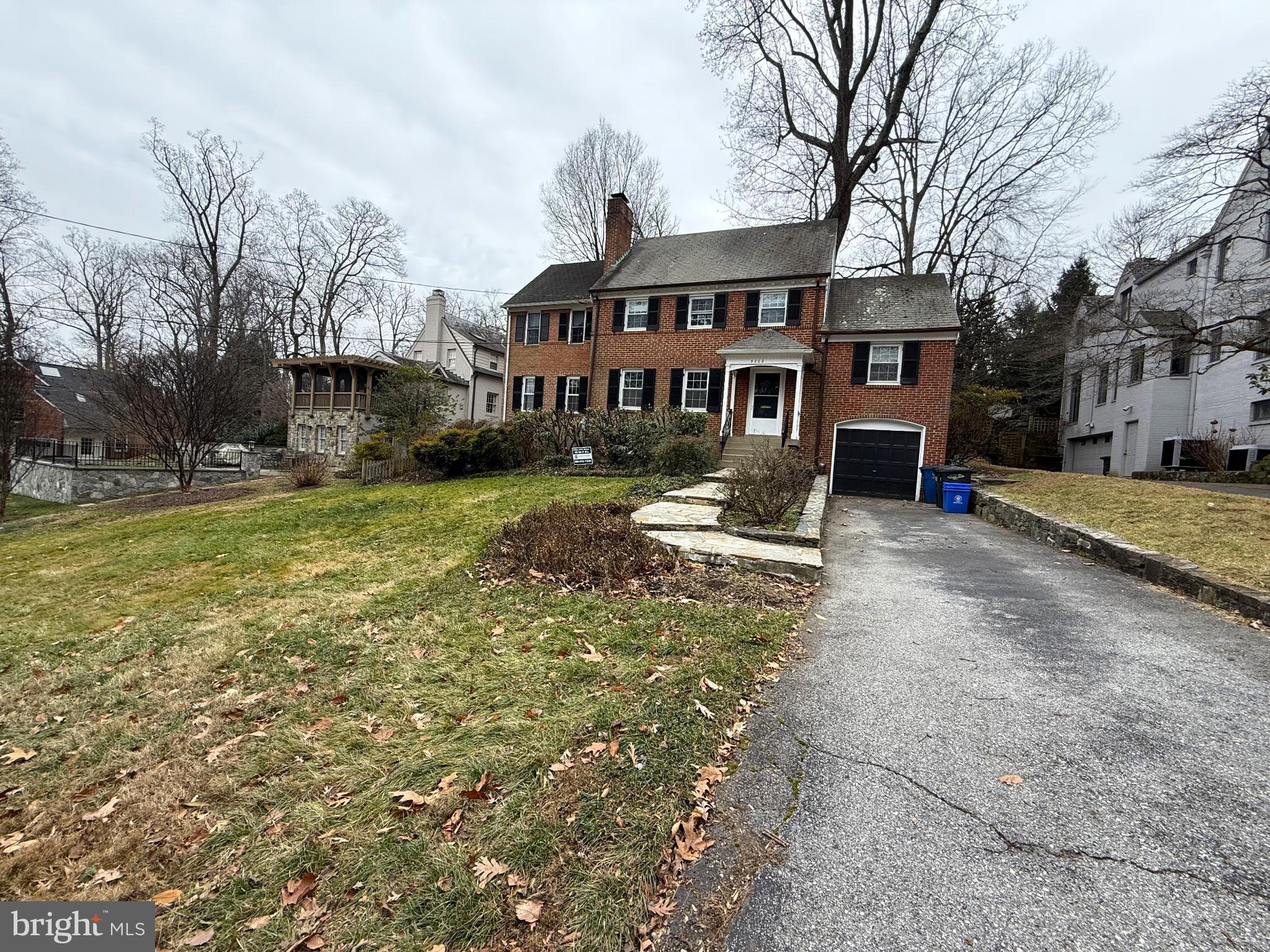 ROLLINGWOOD - Residential Lease