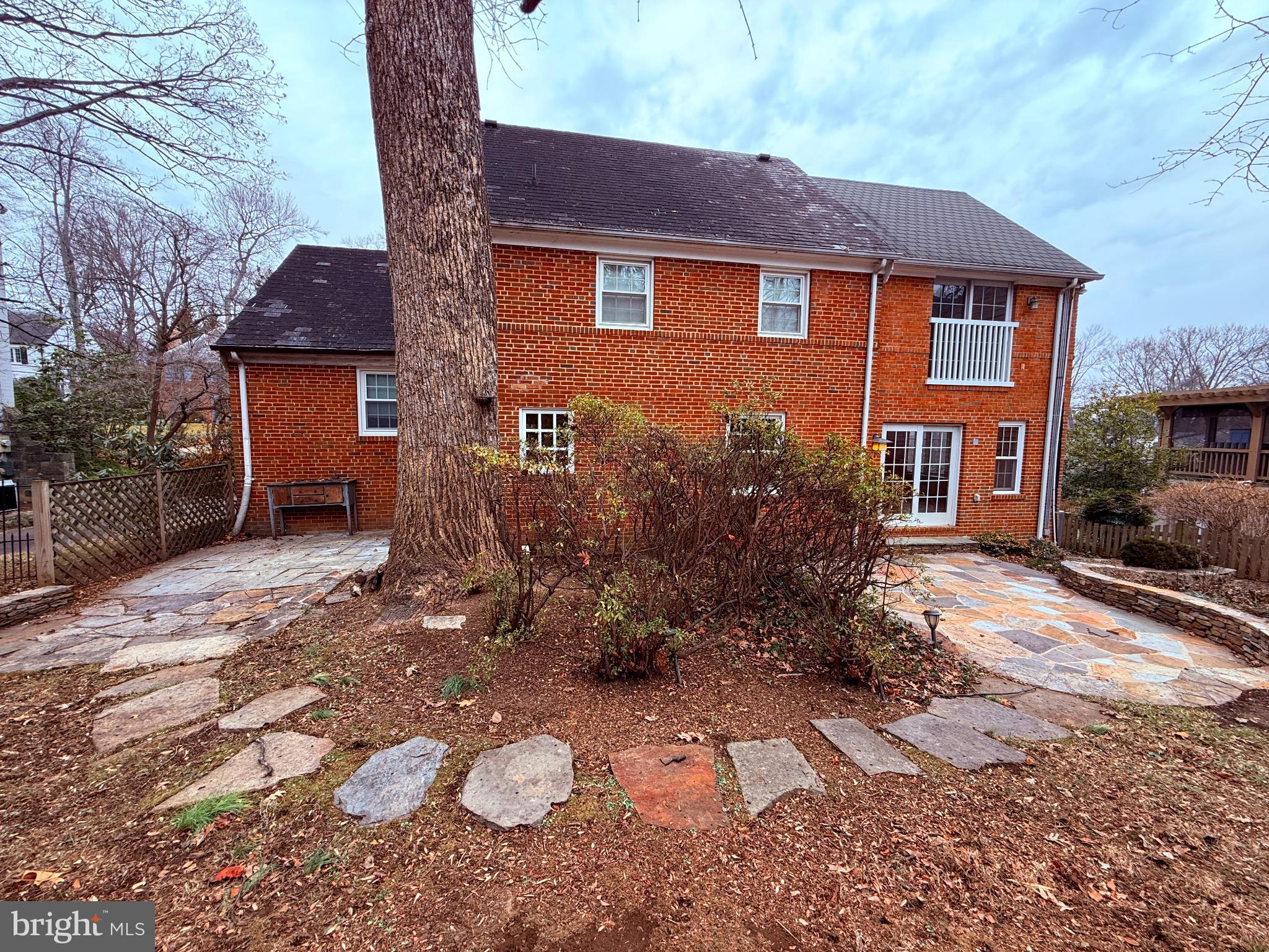 ROLLINGWOOD - Residential Lease