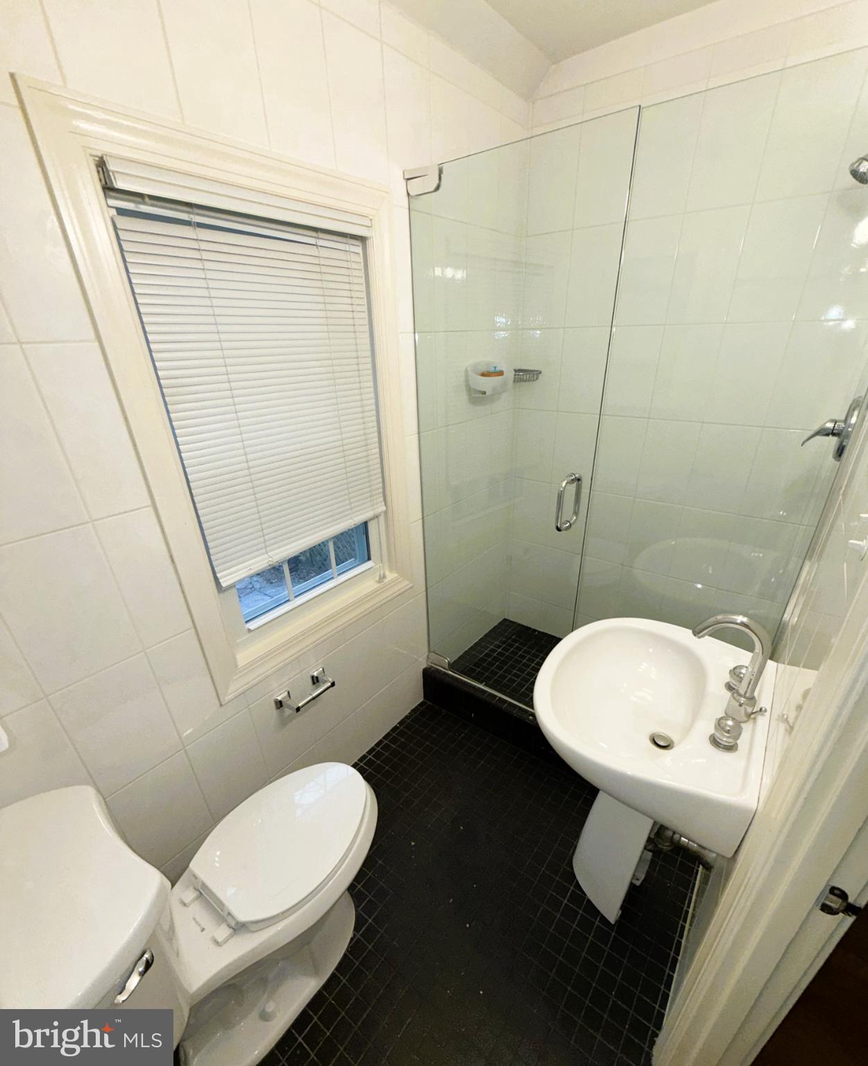 ROLLINGWOOD - Residential Lease