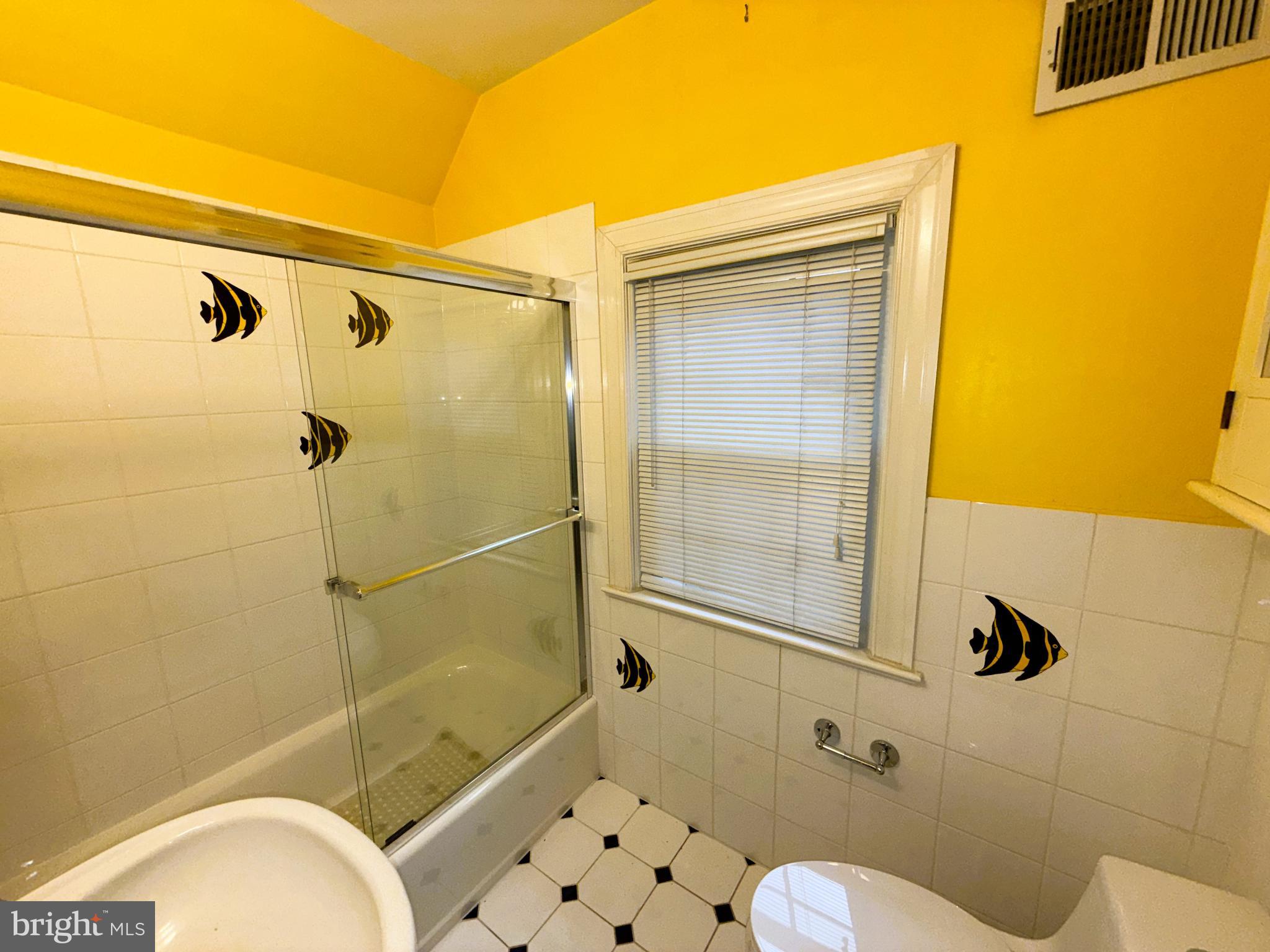 ROLLINGWOOD - Residential Lease