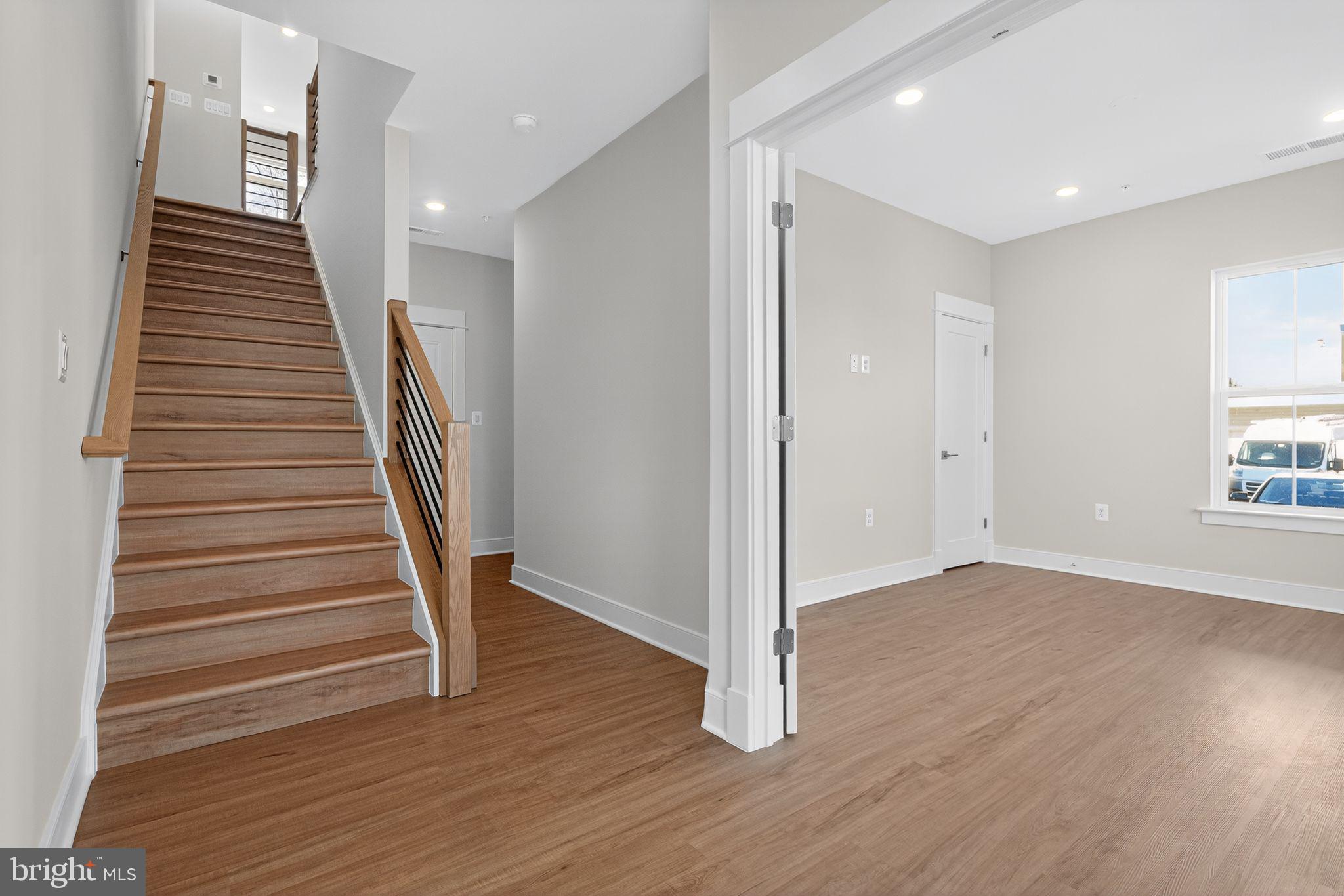 DOWNTOWN BRAMBLETON - Residential Lease