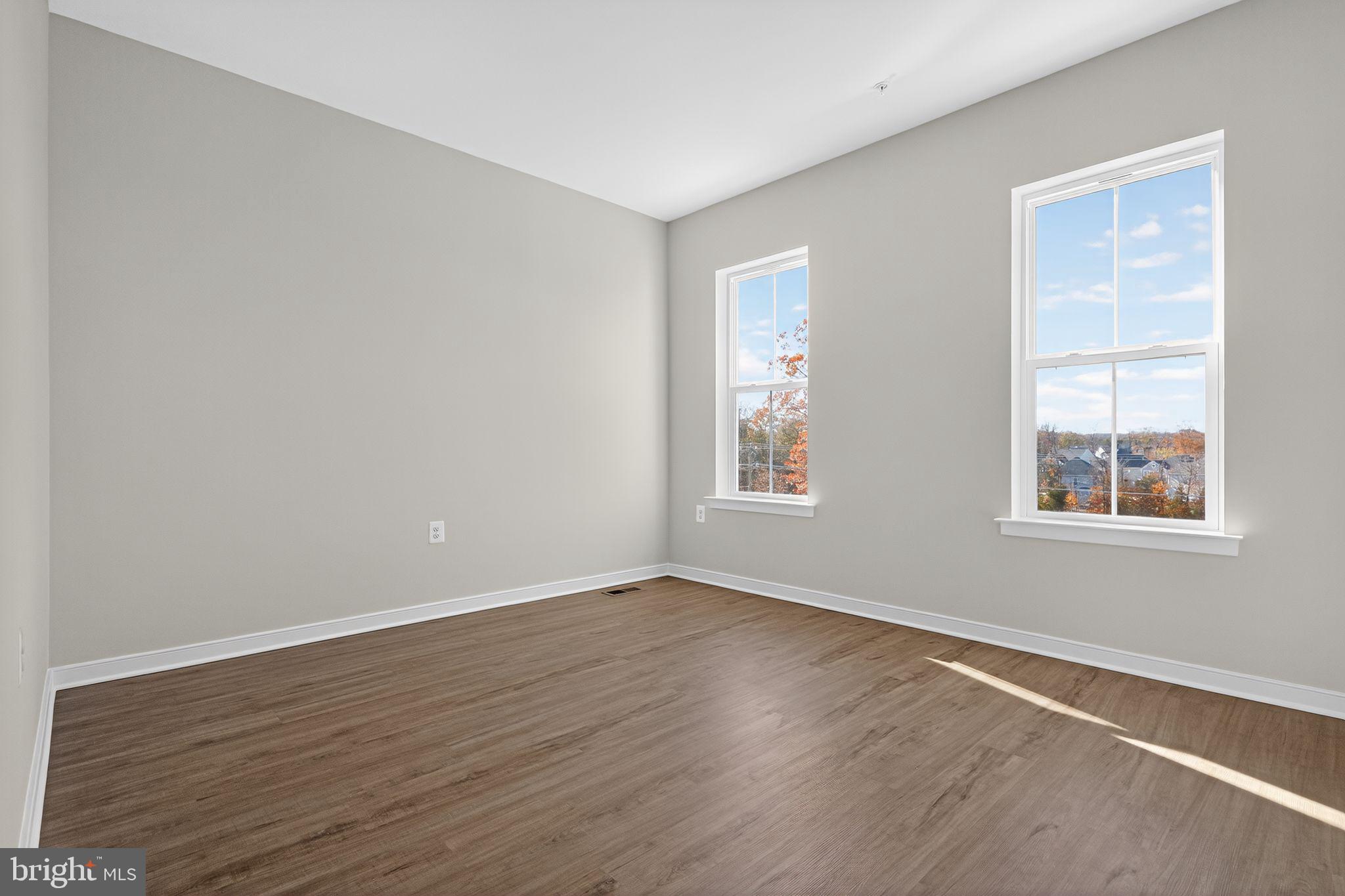 DOWNTOWN BRAMBLETON - Residential Lease