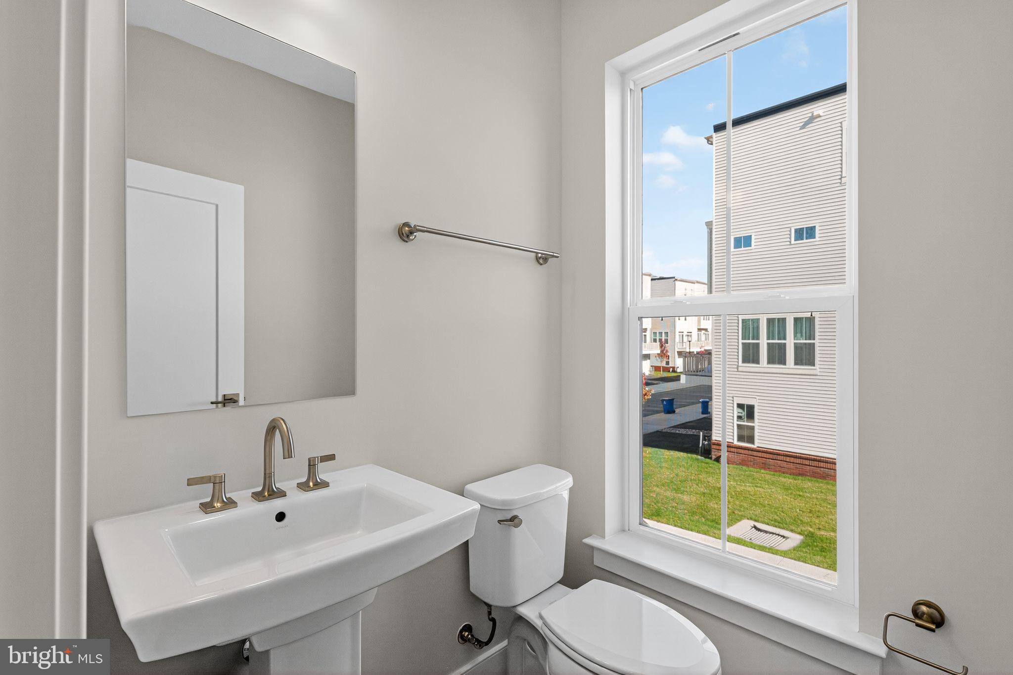 DOWNTOWN BRAMBLETON - Residential Lease