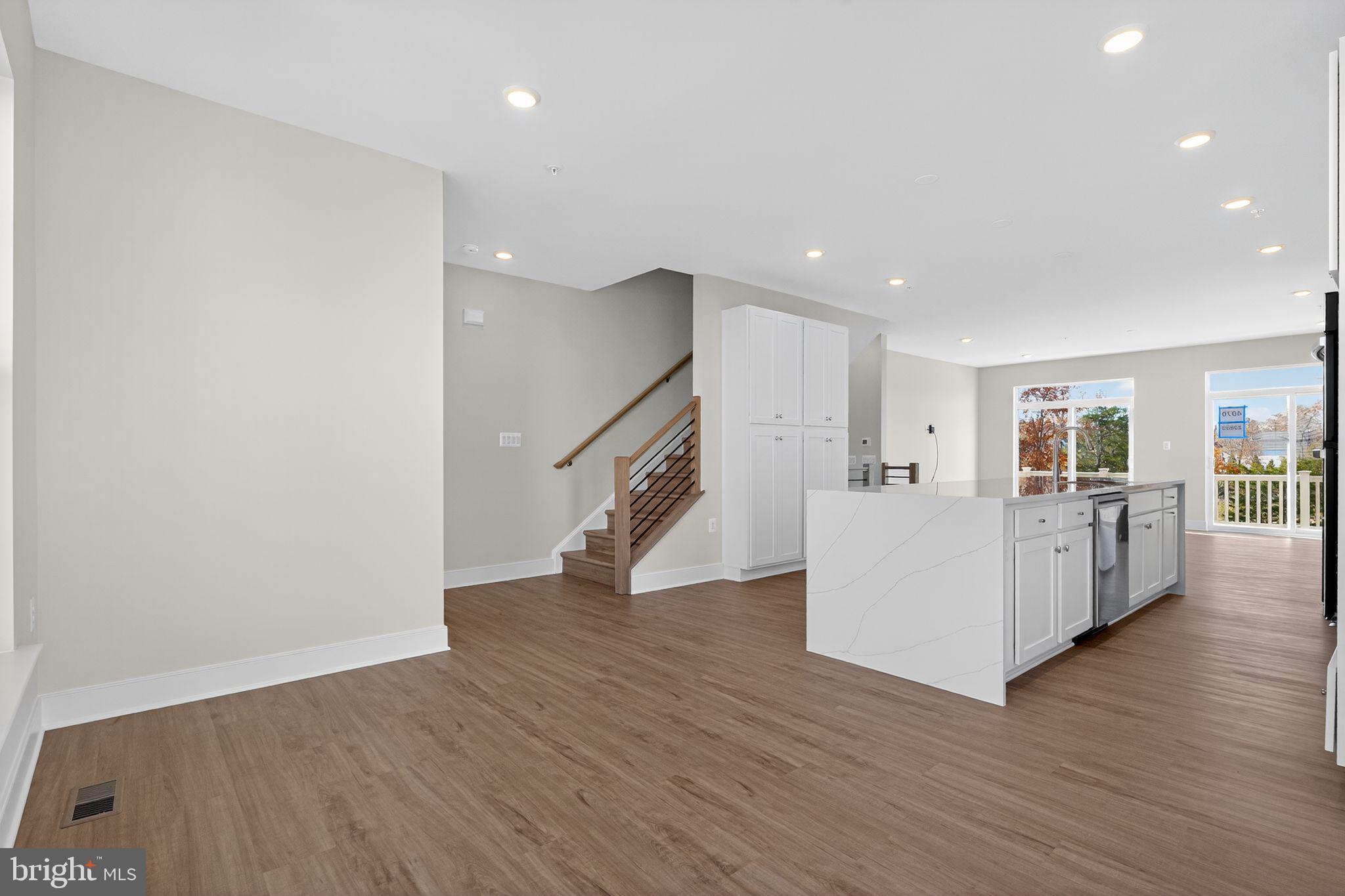 DOWNTOWN BRAMBLETON - Residential Lease