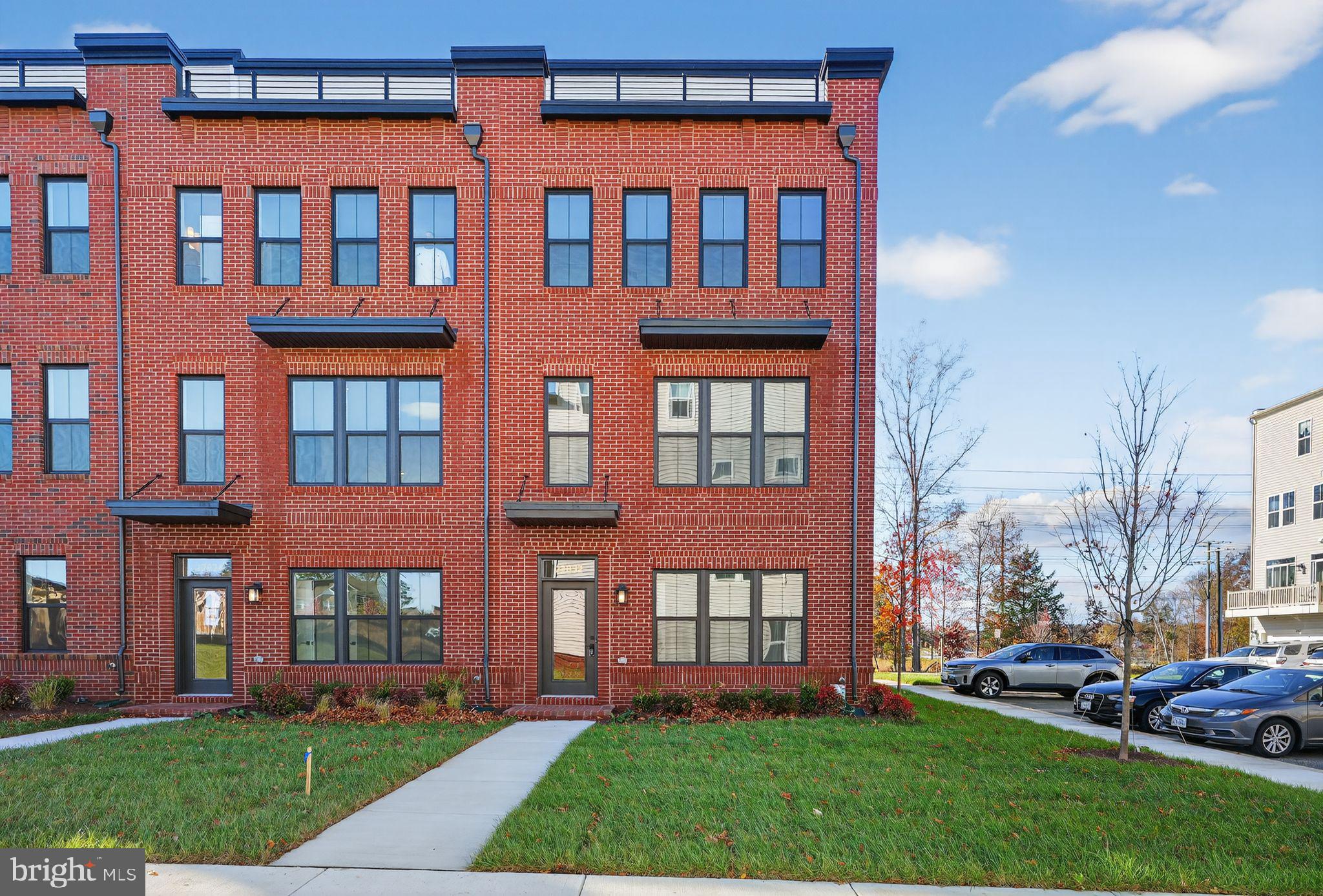 DOWNTOWN BRAMBLETON - Residential Lease