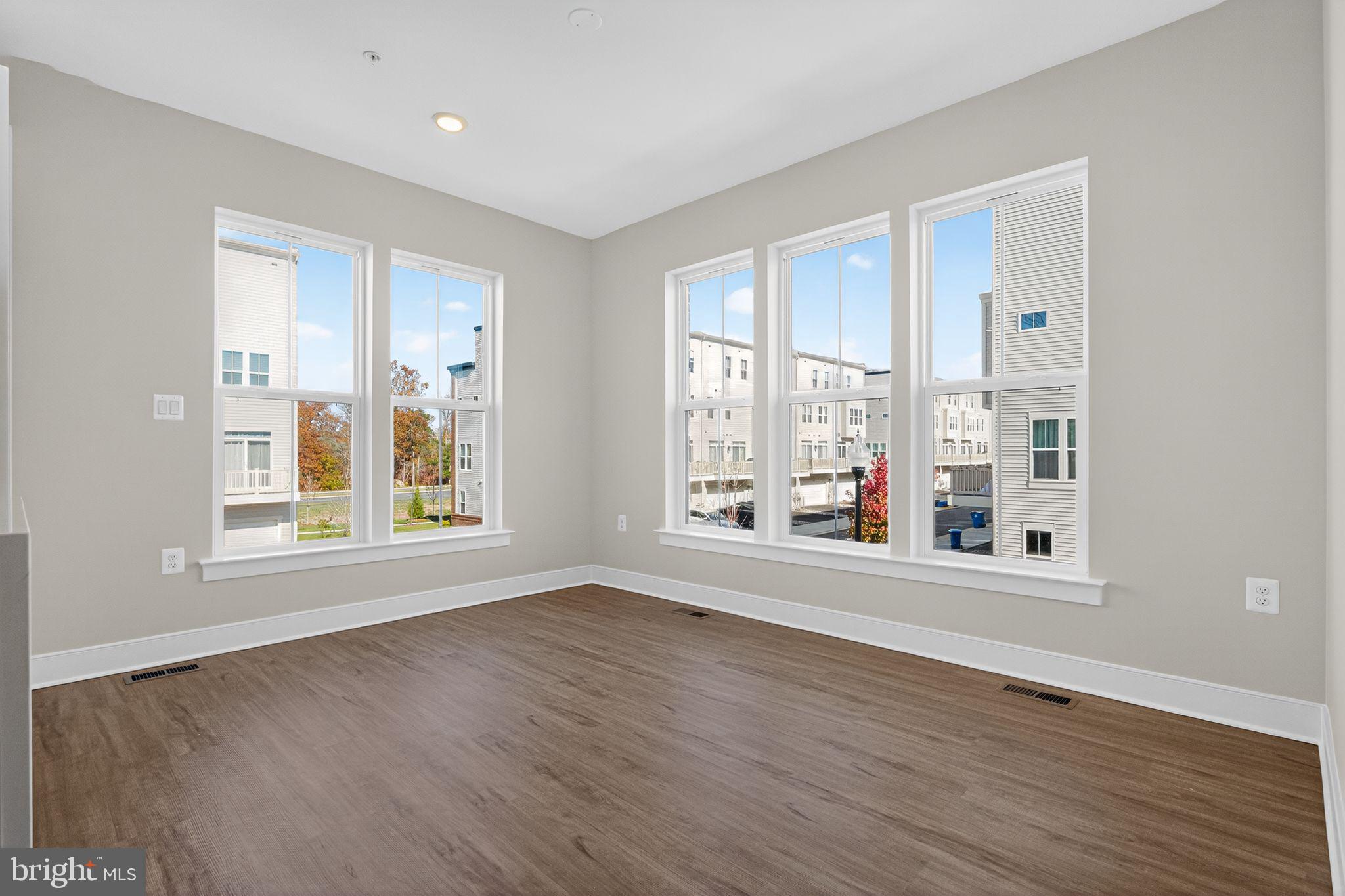 DOWNTOWN BRAMBLETON - Residential Lease