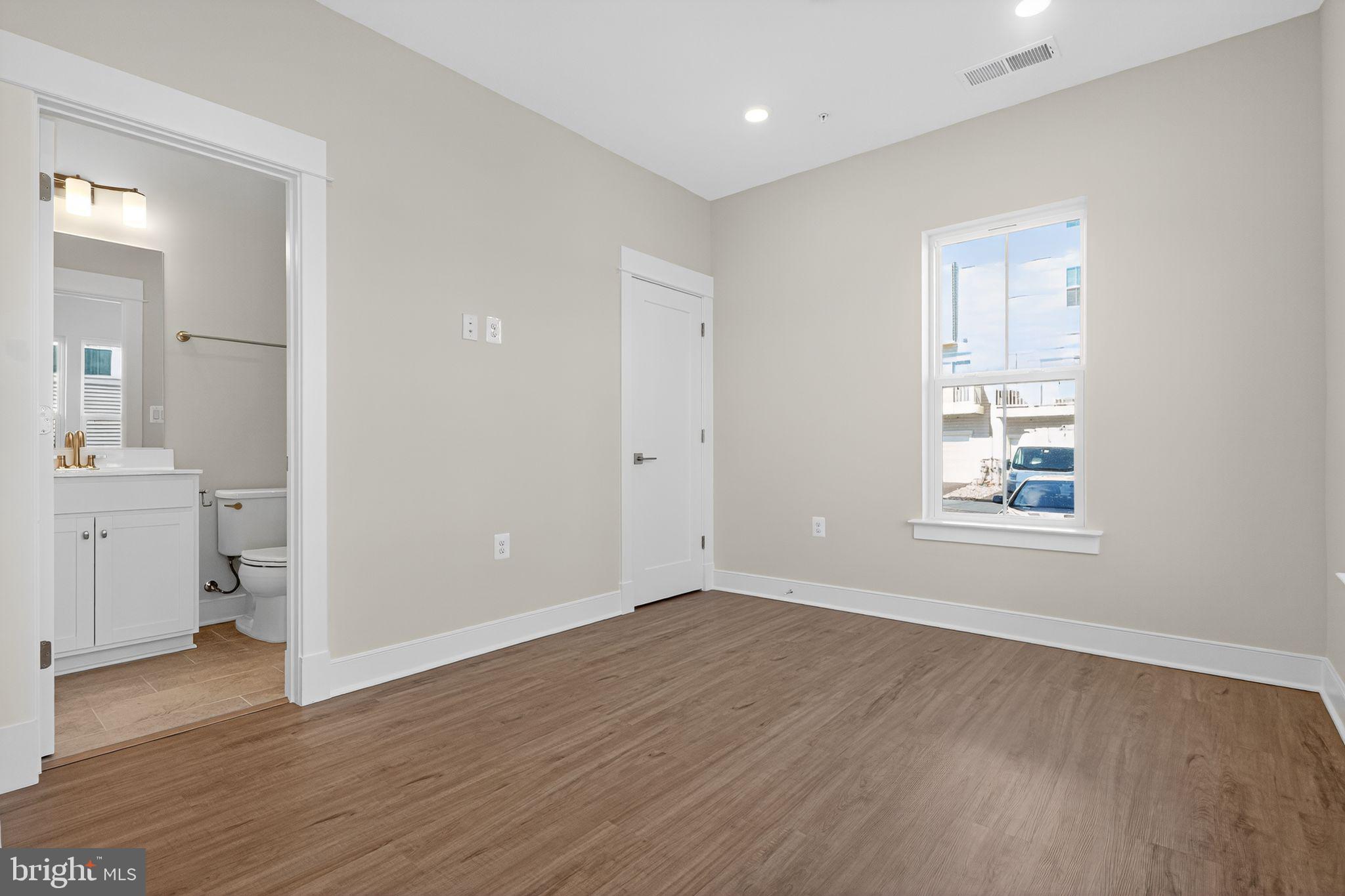 DOWNTOWN BRAMBLETON - Residential Lease