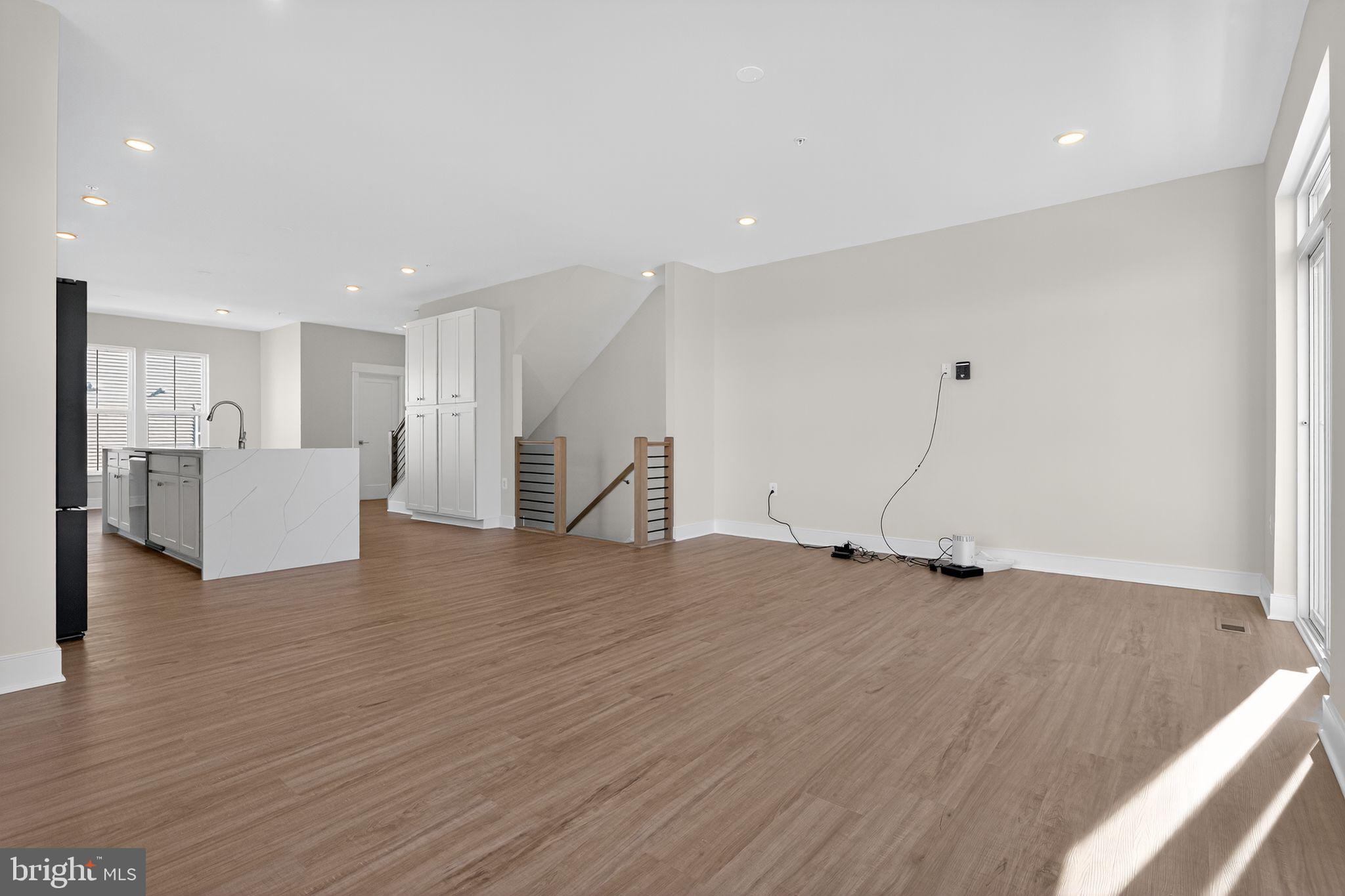 DOWNTOWN BRAMBLETON - Residential Lease