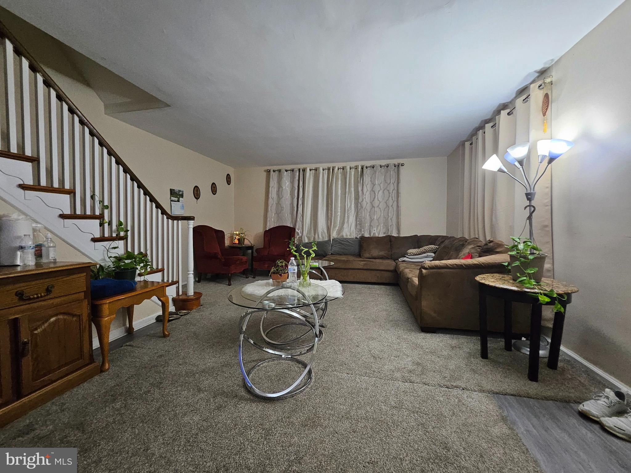 LAWNDALE - Residential