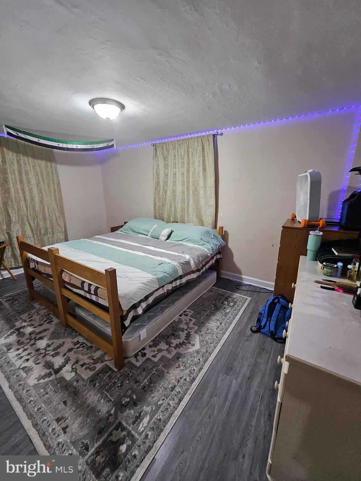 LAWNDALE - Residential