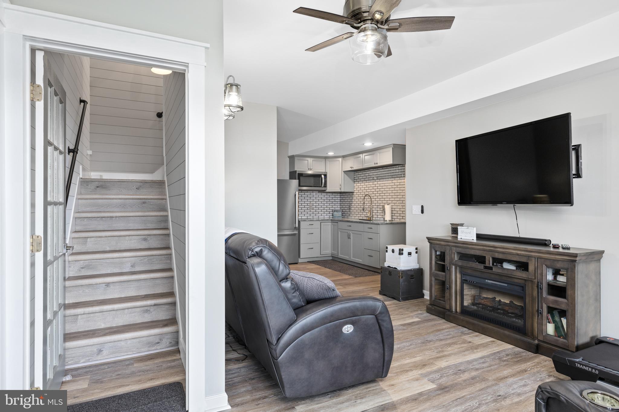 OAK GROVE ESTATES - Residential