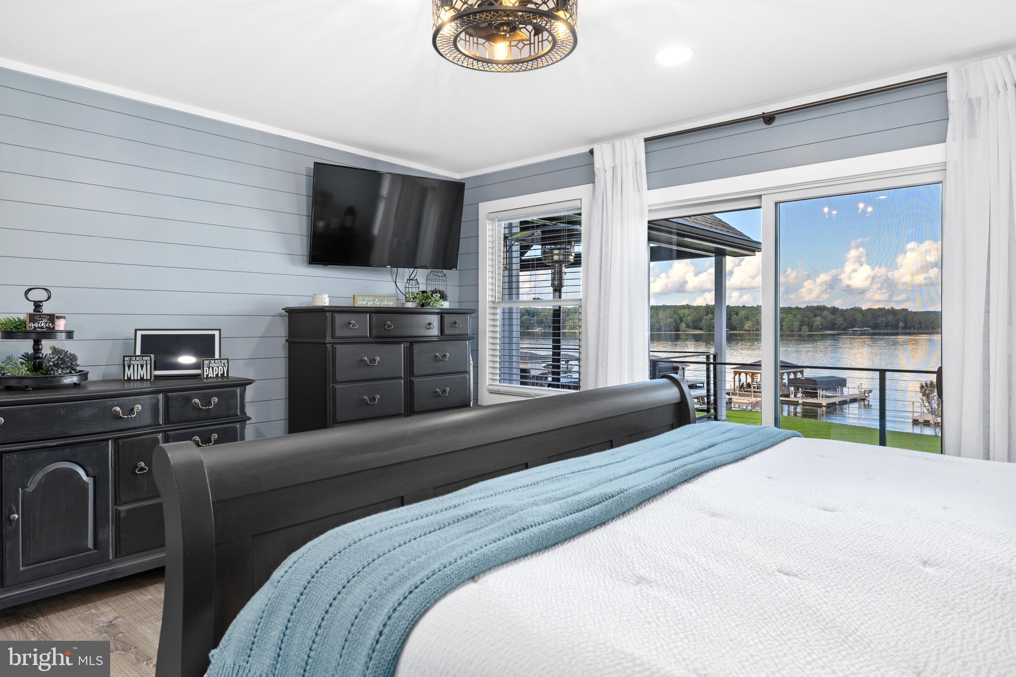 OAK GROVE ESTATES - Residential