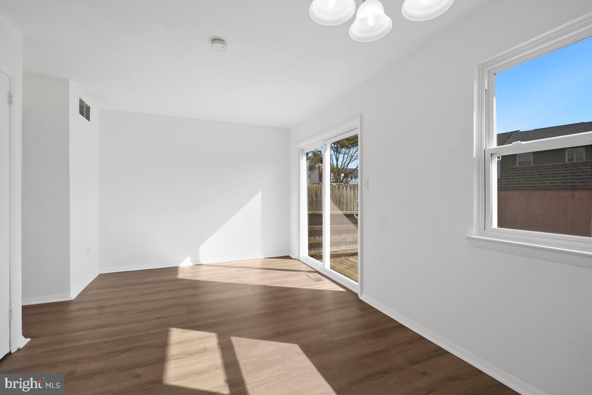 TOWNE CREST - Residential