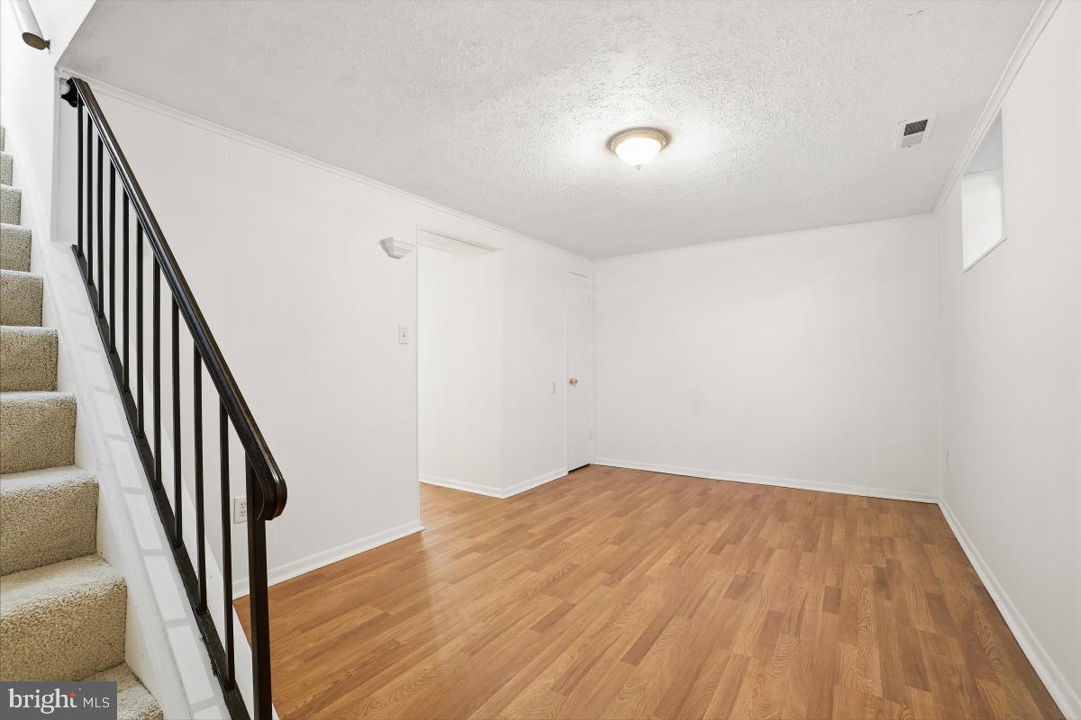 TOWNE CREST - Residential