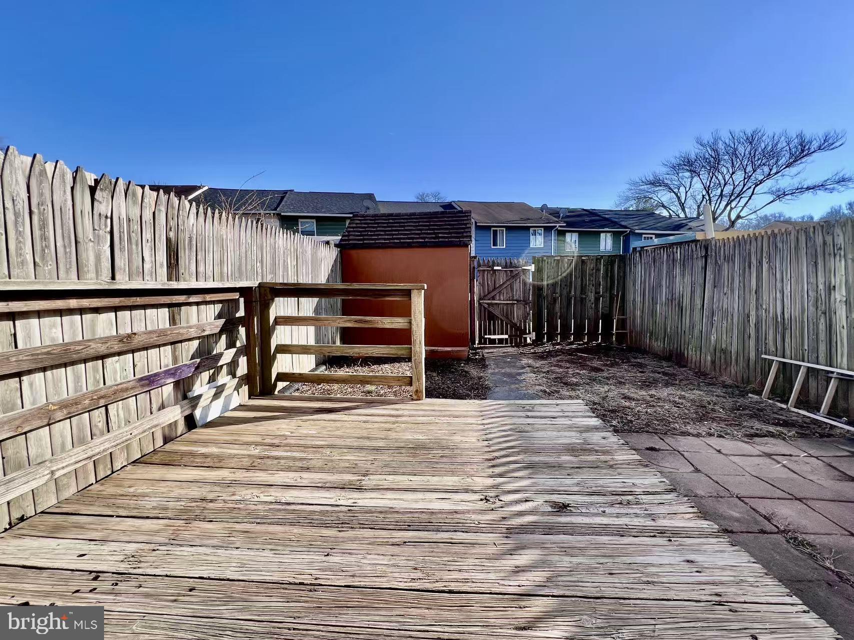 TOWNE CREST - Residential