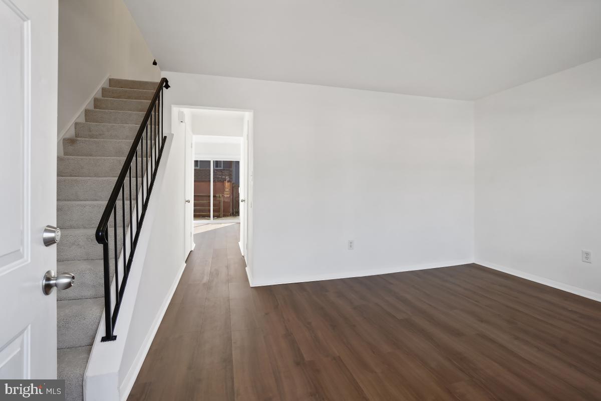 TOWNE CREST - Residential