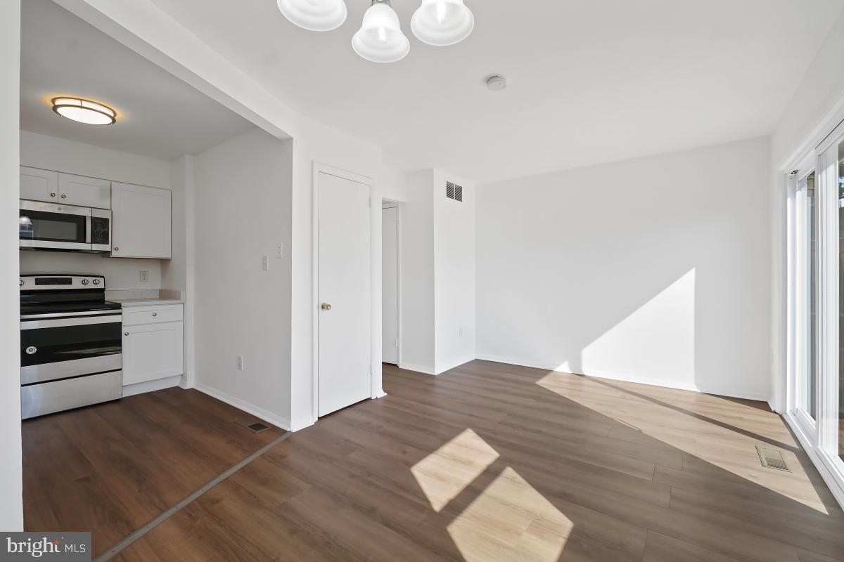 TOWNE CREST - Residential