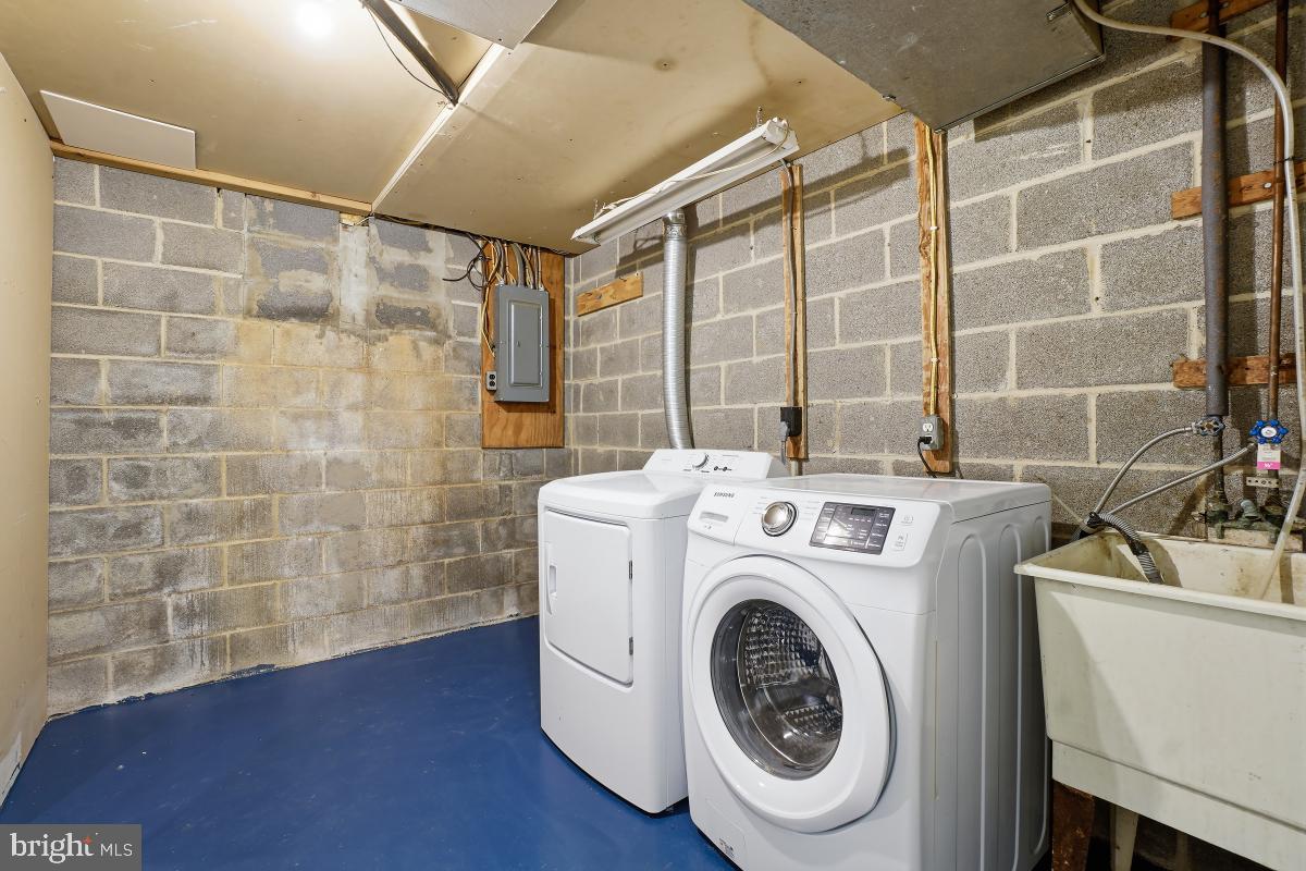 TOWNE CREST - Residential