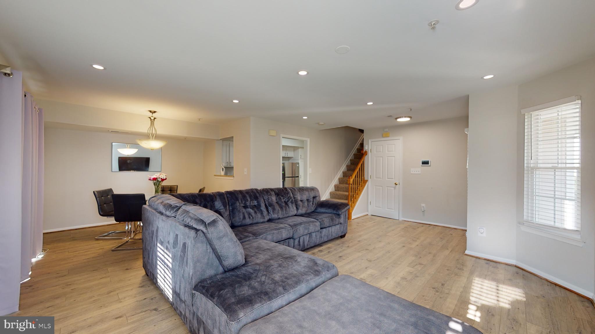 KINGS COUNCIL CONDO - Residential