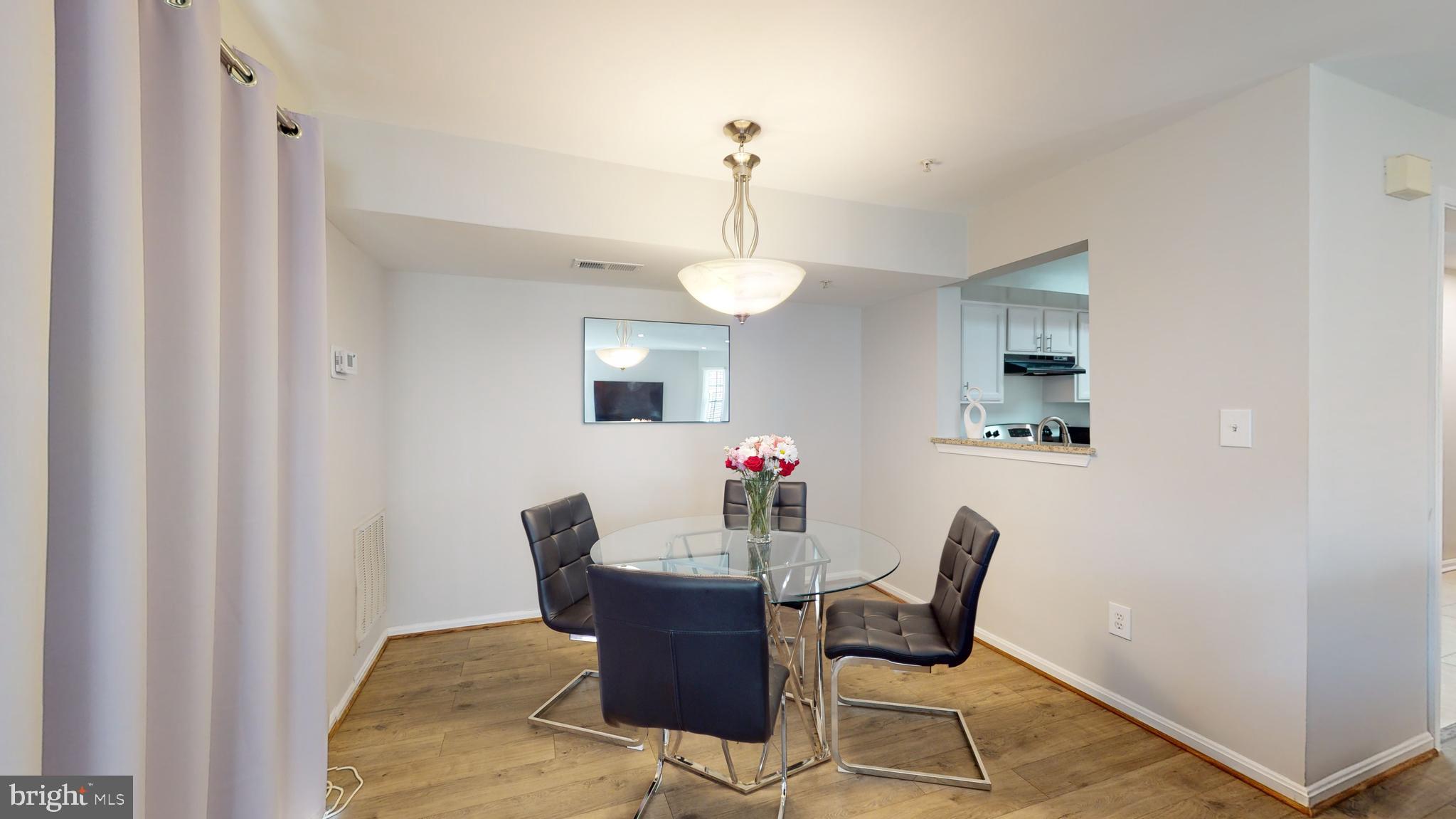 KINGS COUNCIL CONDO - Residential