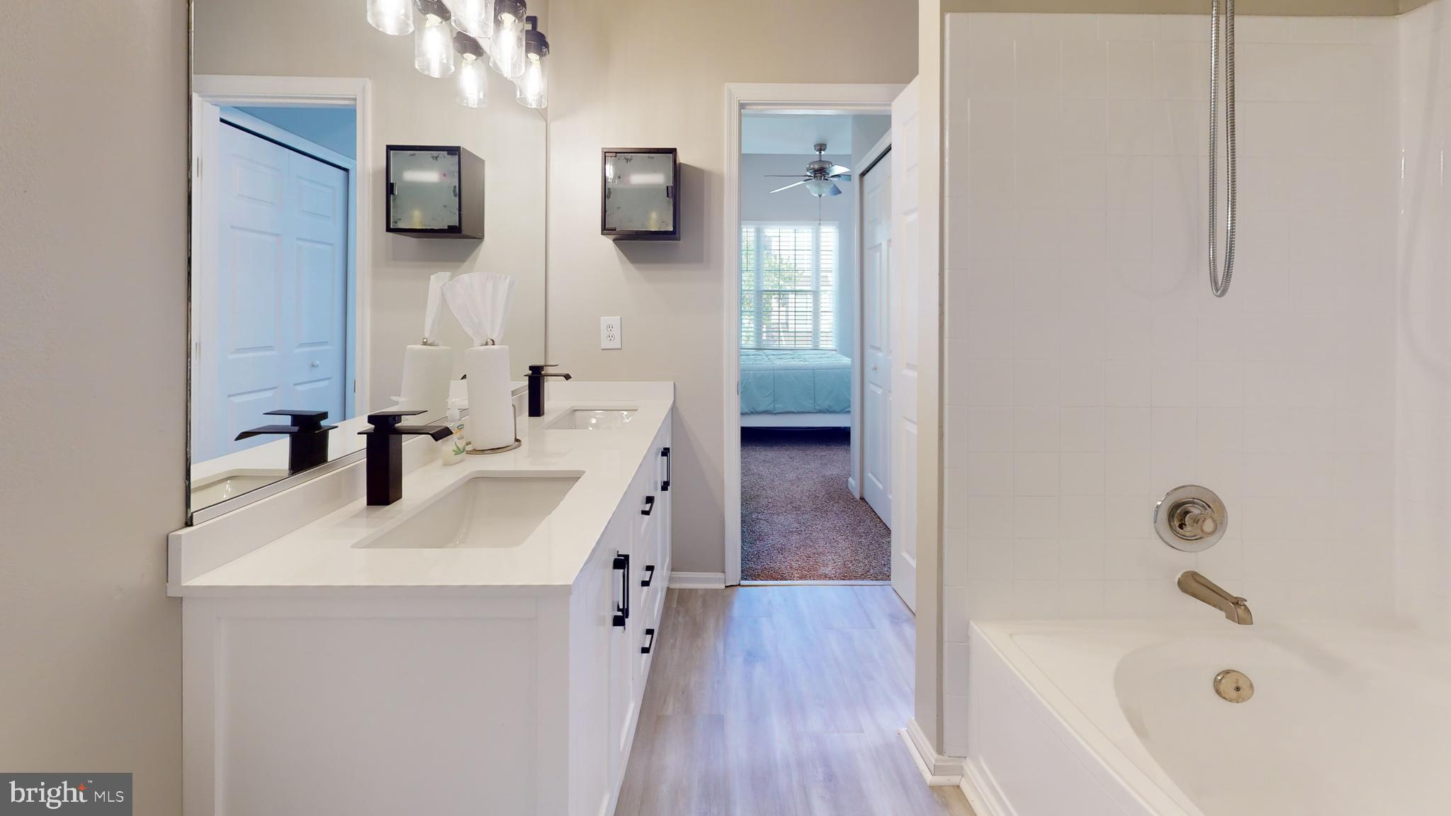 KINGS COUNCIL CONDO - Residential