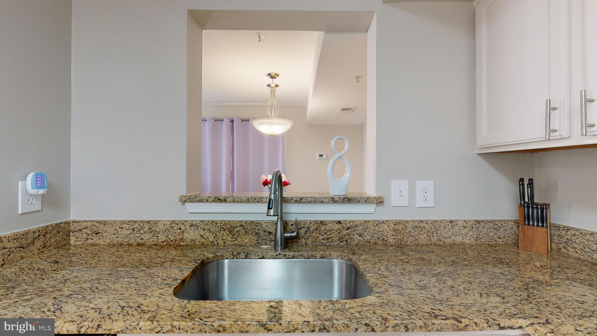 KINGS COUNCIL CONDO - Residential