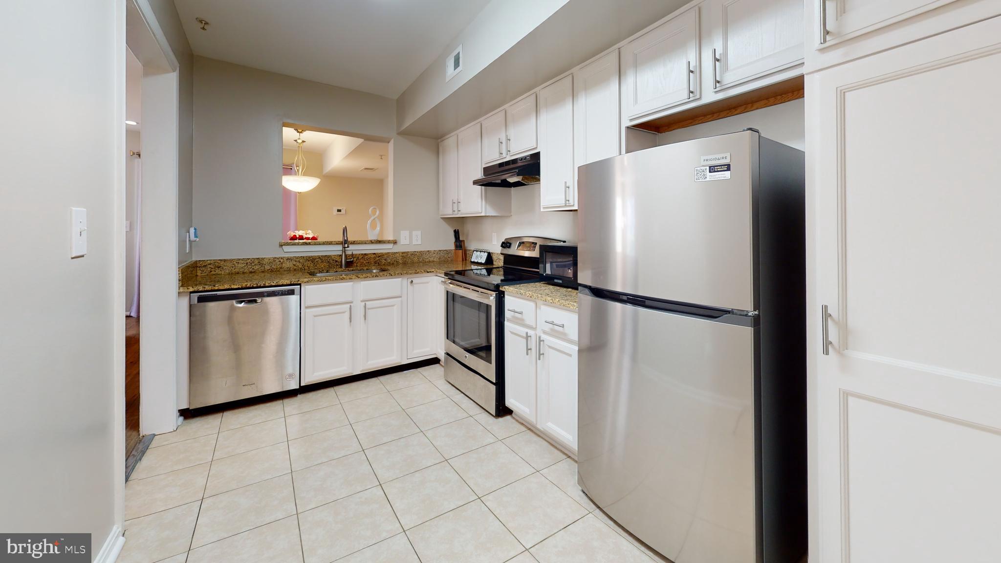 KINGS COUNCIL CONDO - Residential