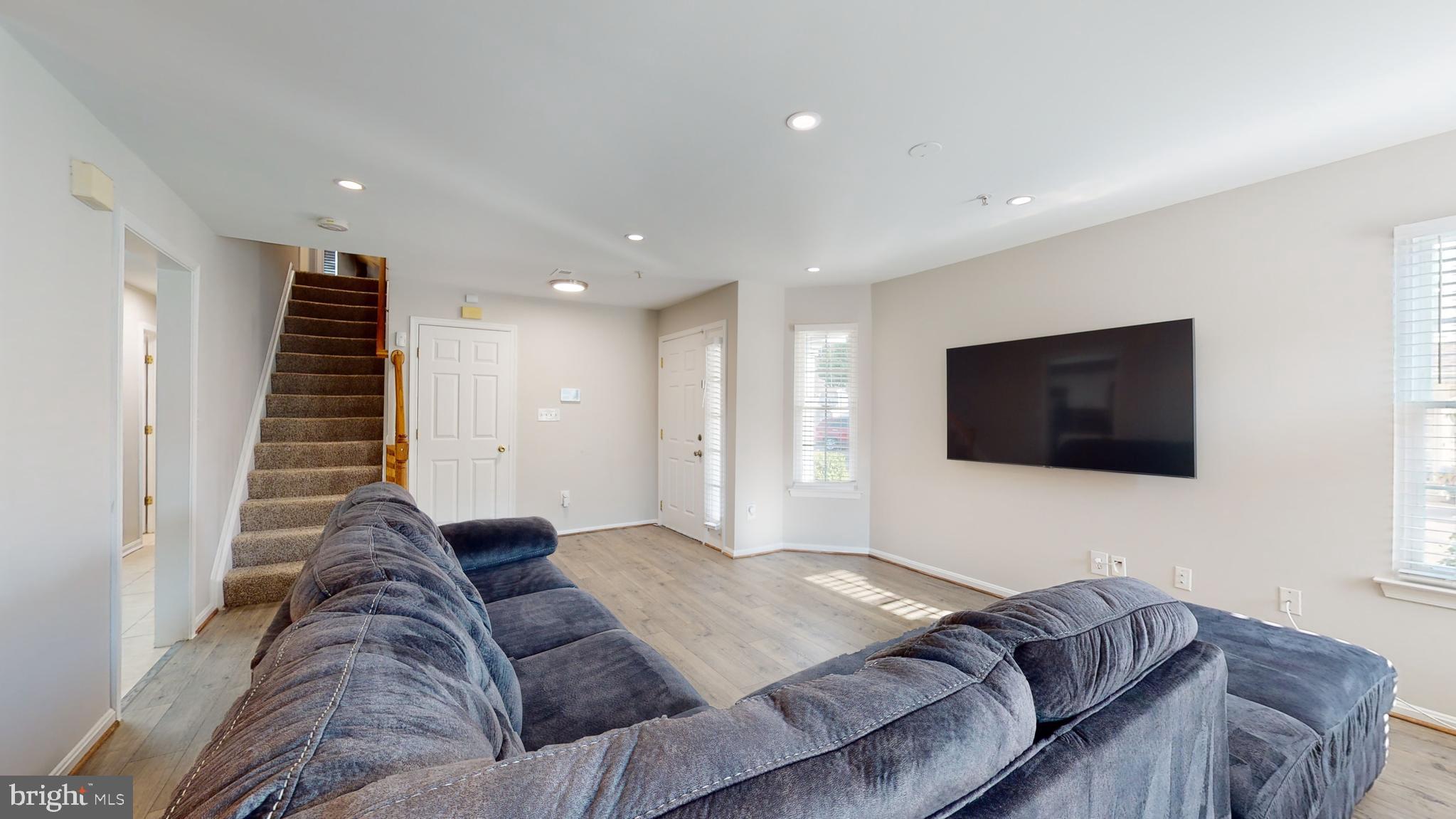 KINGS COUNCIL CONDO - Residential