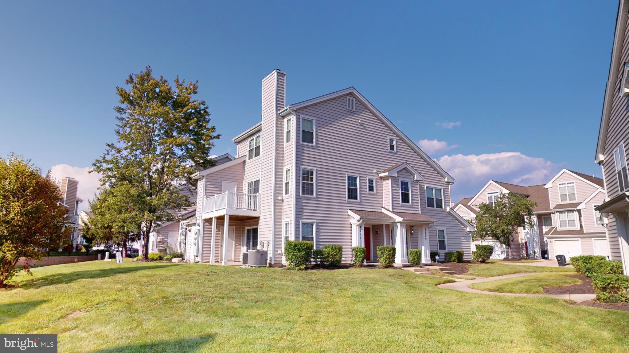 KINGS COUNCIL CONDO - Residential