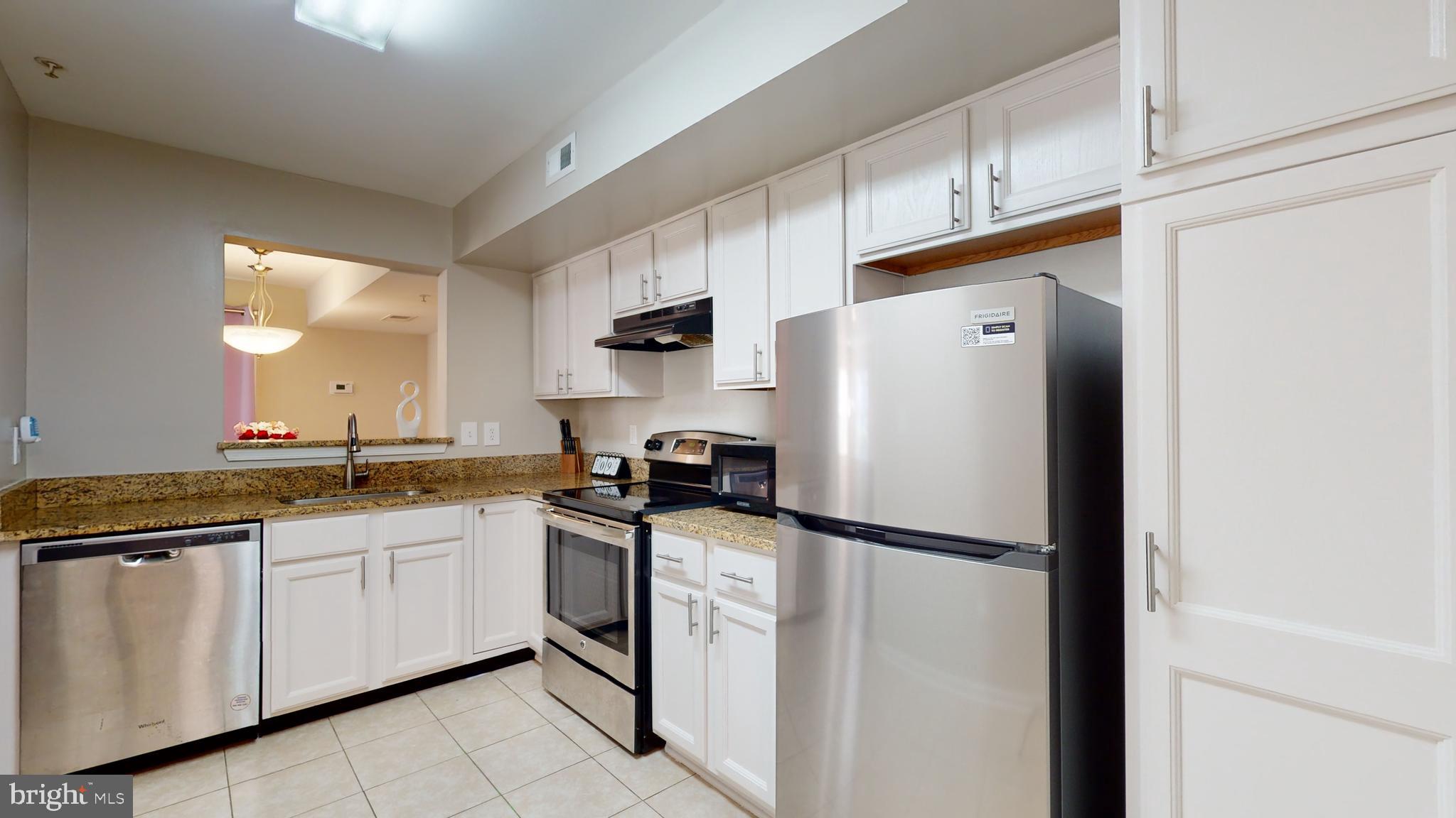 KINGS COUNCIL CONDO - Residential