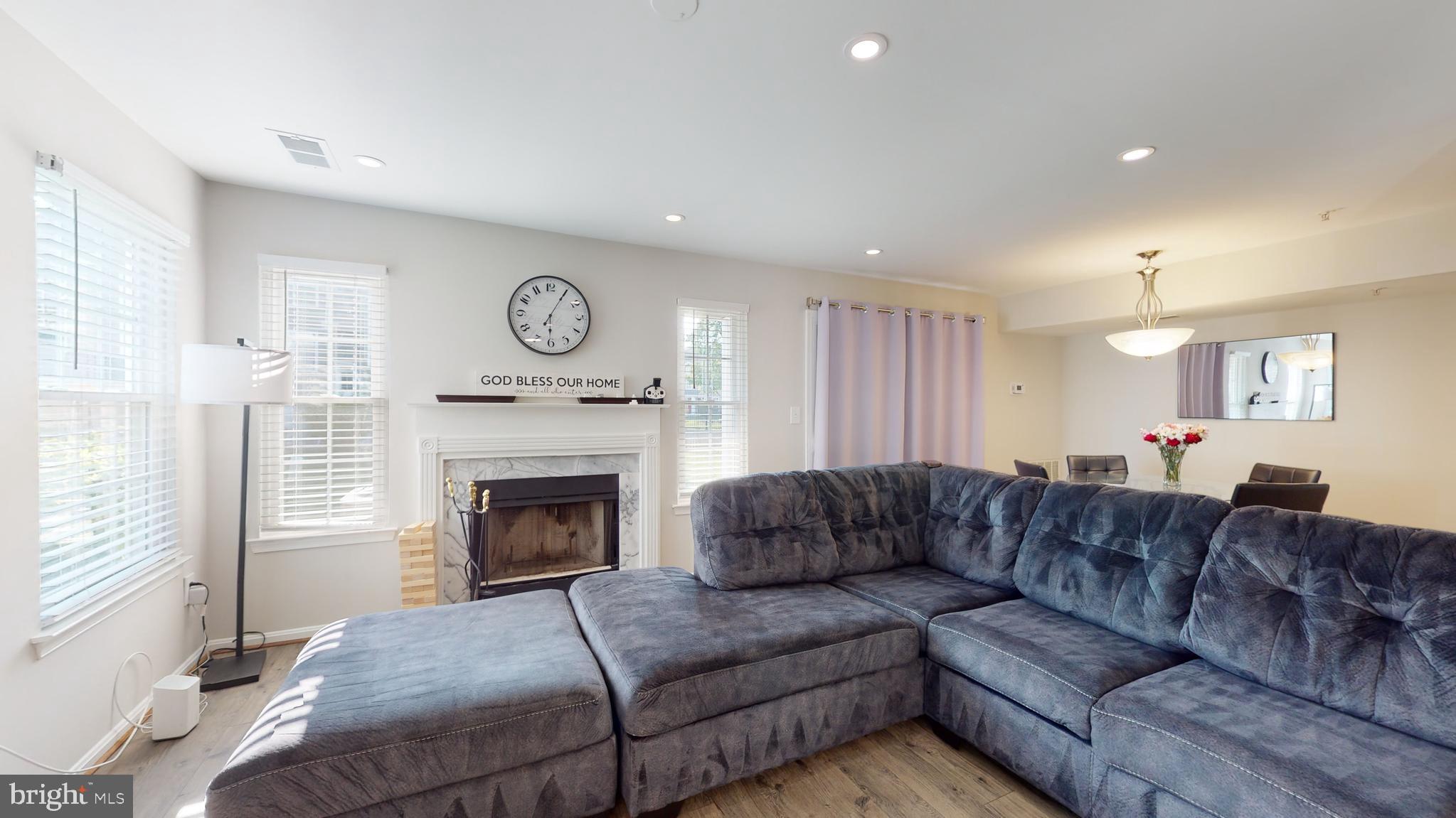 KINGS COUNCIL CONDO - Residential