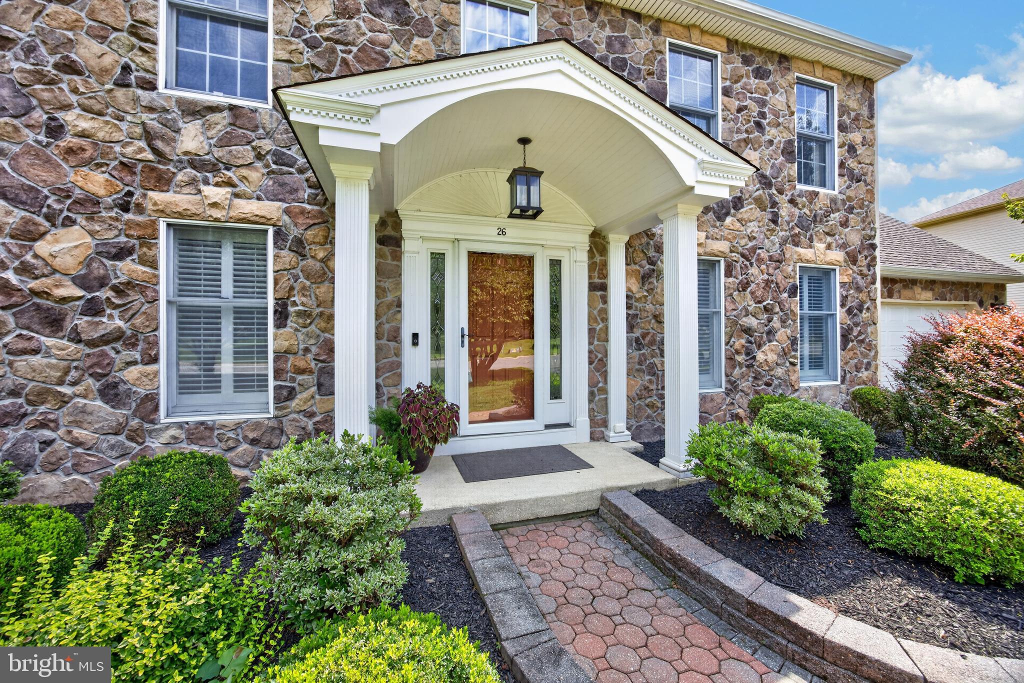 26 BRISTOL LANE