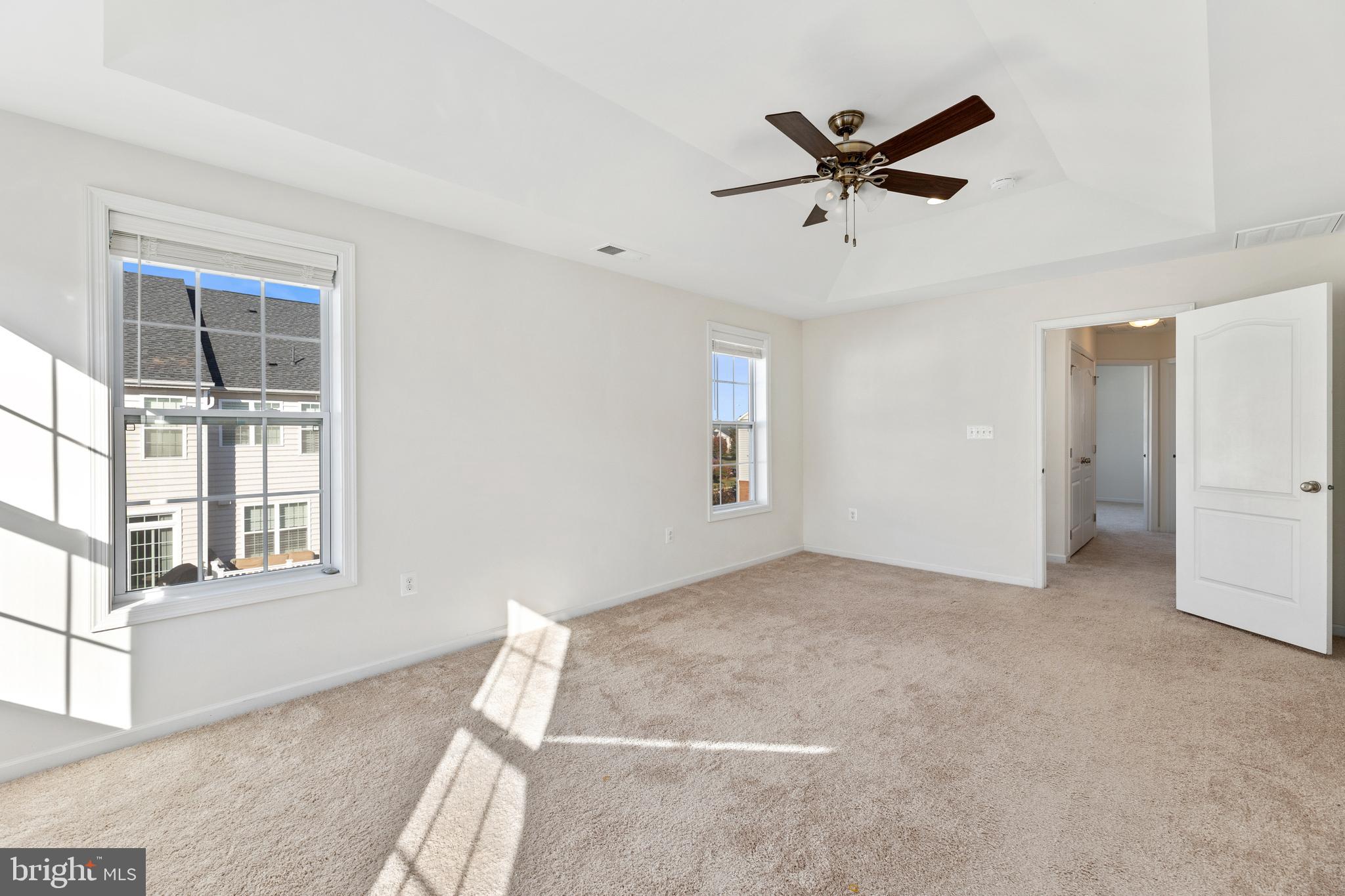 LOUDOUN VALLEY ESTATES 2 - Residential Lease