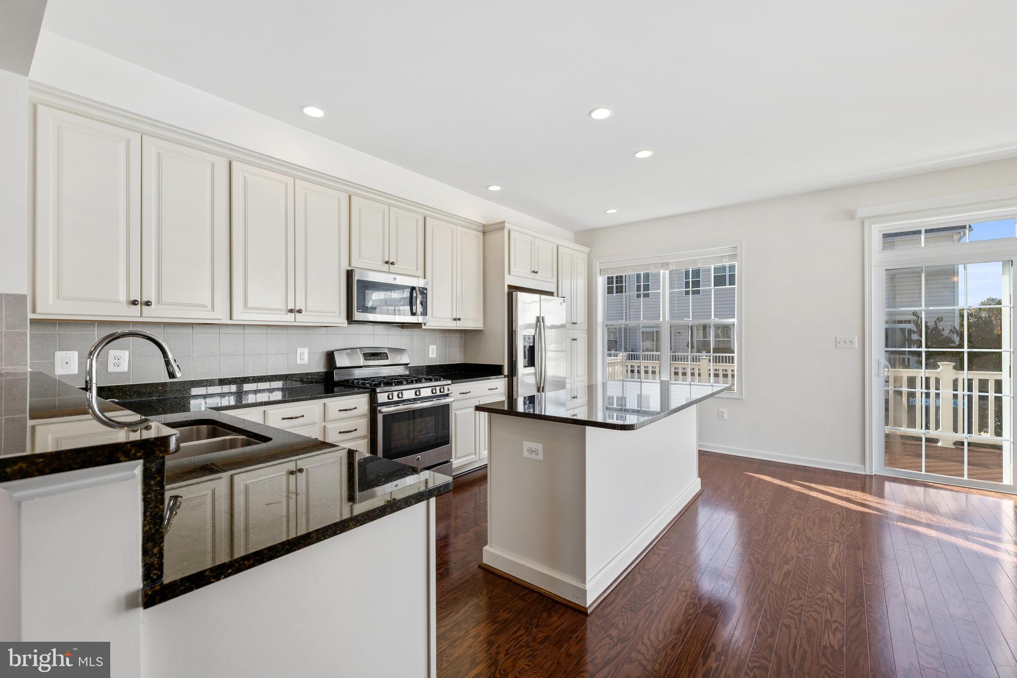 LOUDOUN VALLEY ESTATES 2 - Residential Lease