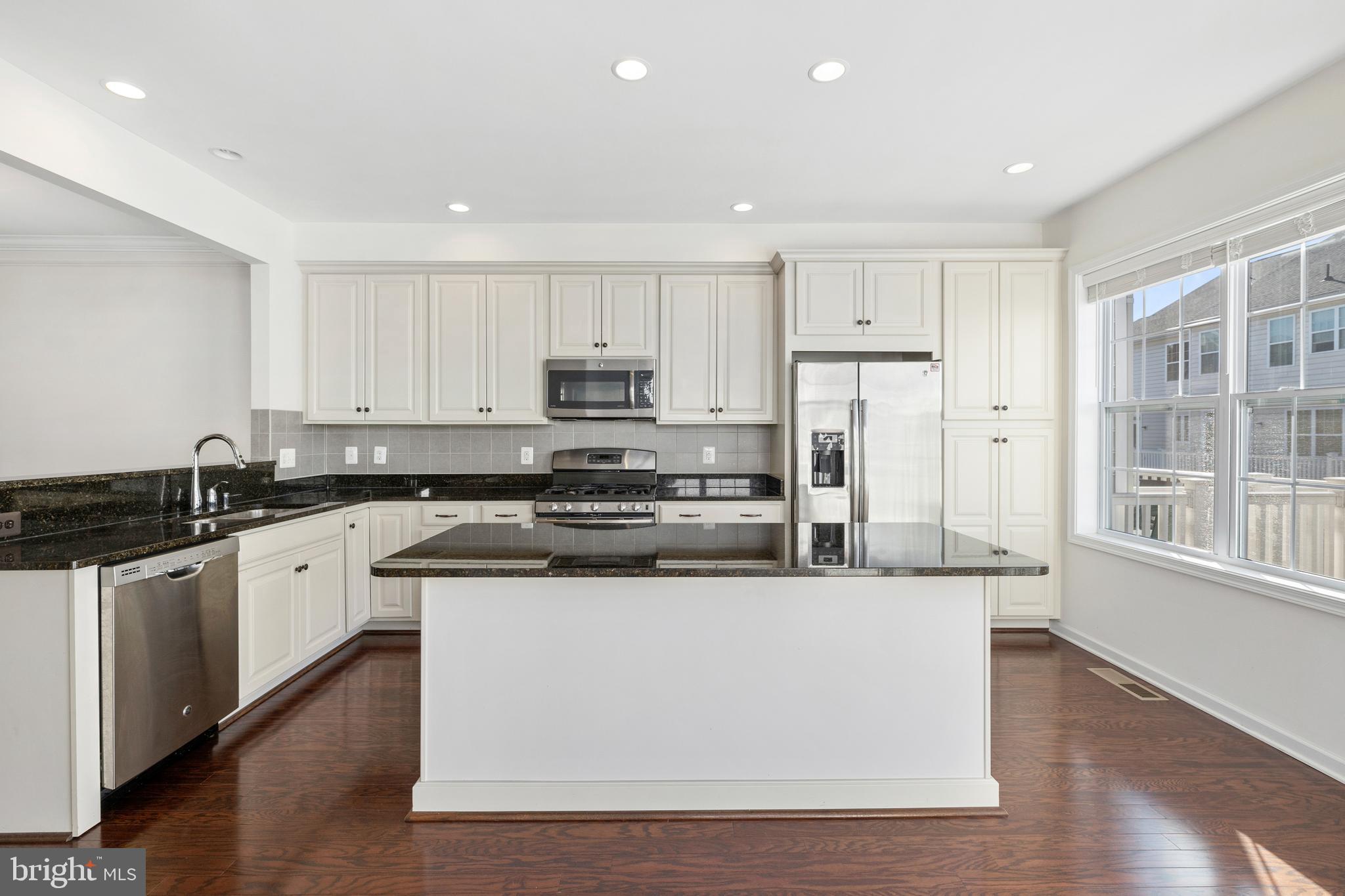 LOUDOUN VALLEY ESTATES 2 - Residential Lease