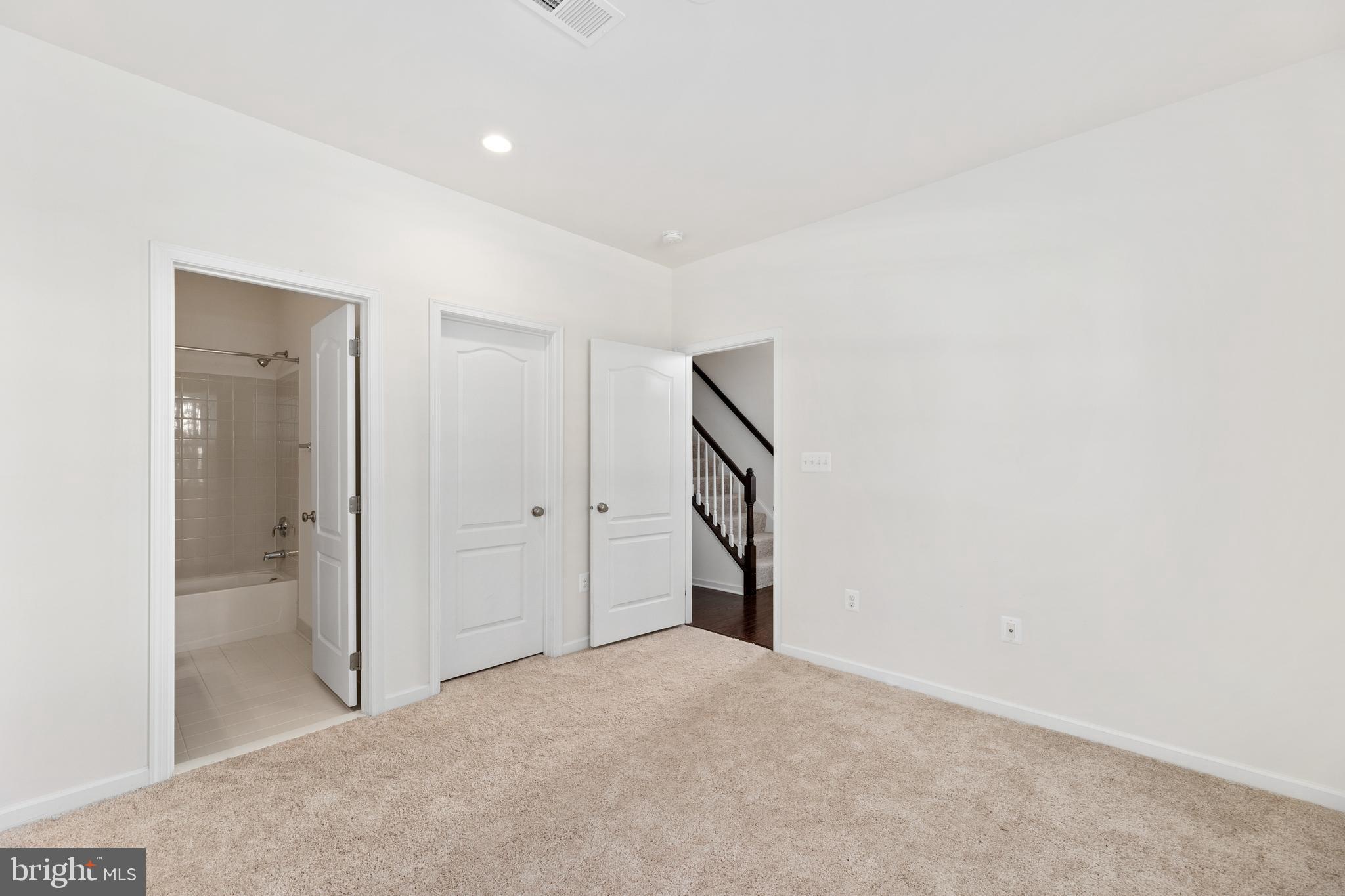 LOUDOUN VALLEY ESTATES 2 - Residential Lease