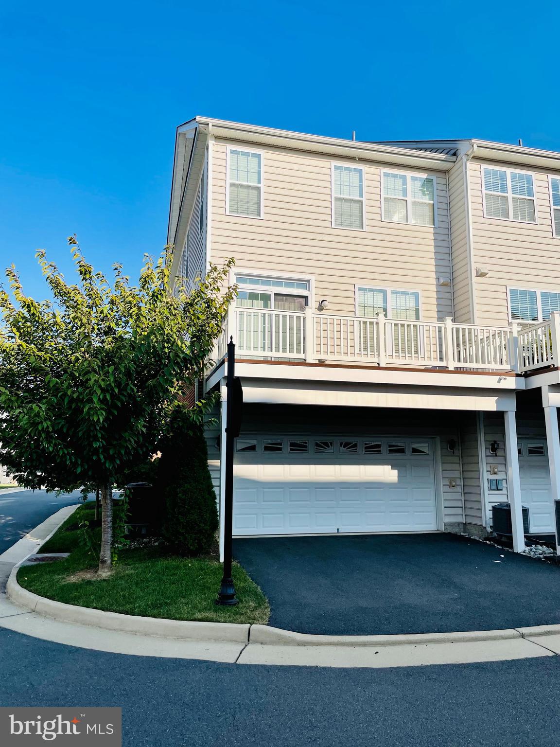 LOUDOUN VALLEY ESTATES 2 - Residential Lease