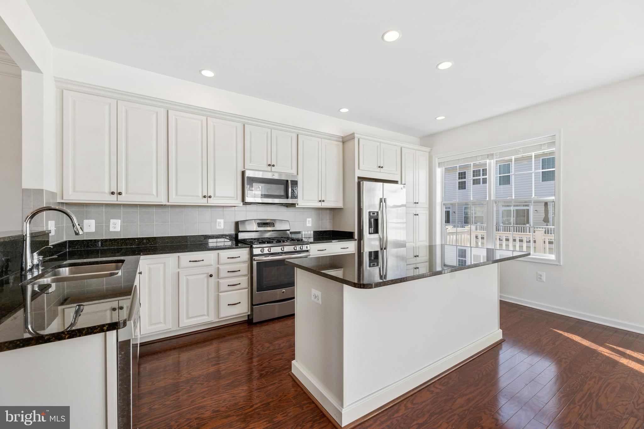 LOUDOUN VALLEY ESTATES 2 - Residential Lease