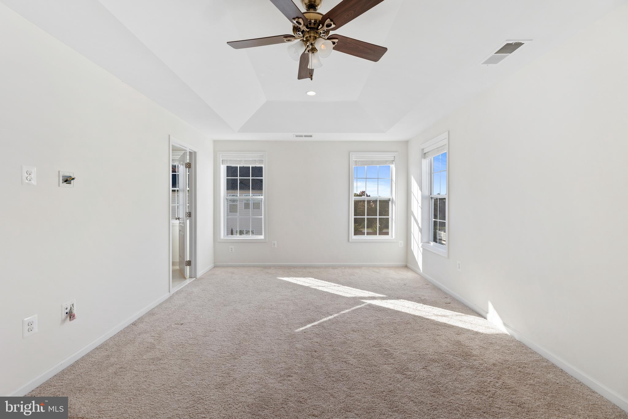 LOUDOUN VALLEY ESTATES 2 - Residential Lease