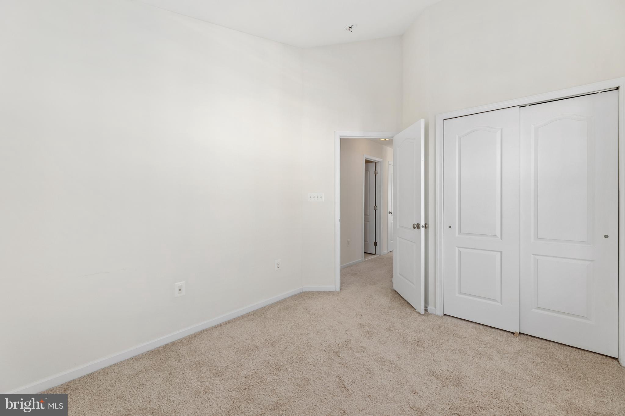 LOUDOUN VALLEY ESTATES 2 - Residential Lease