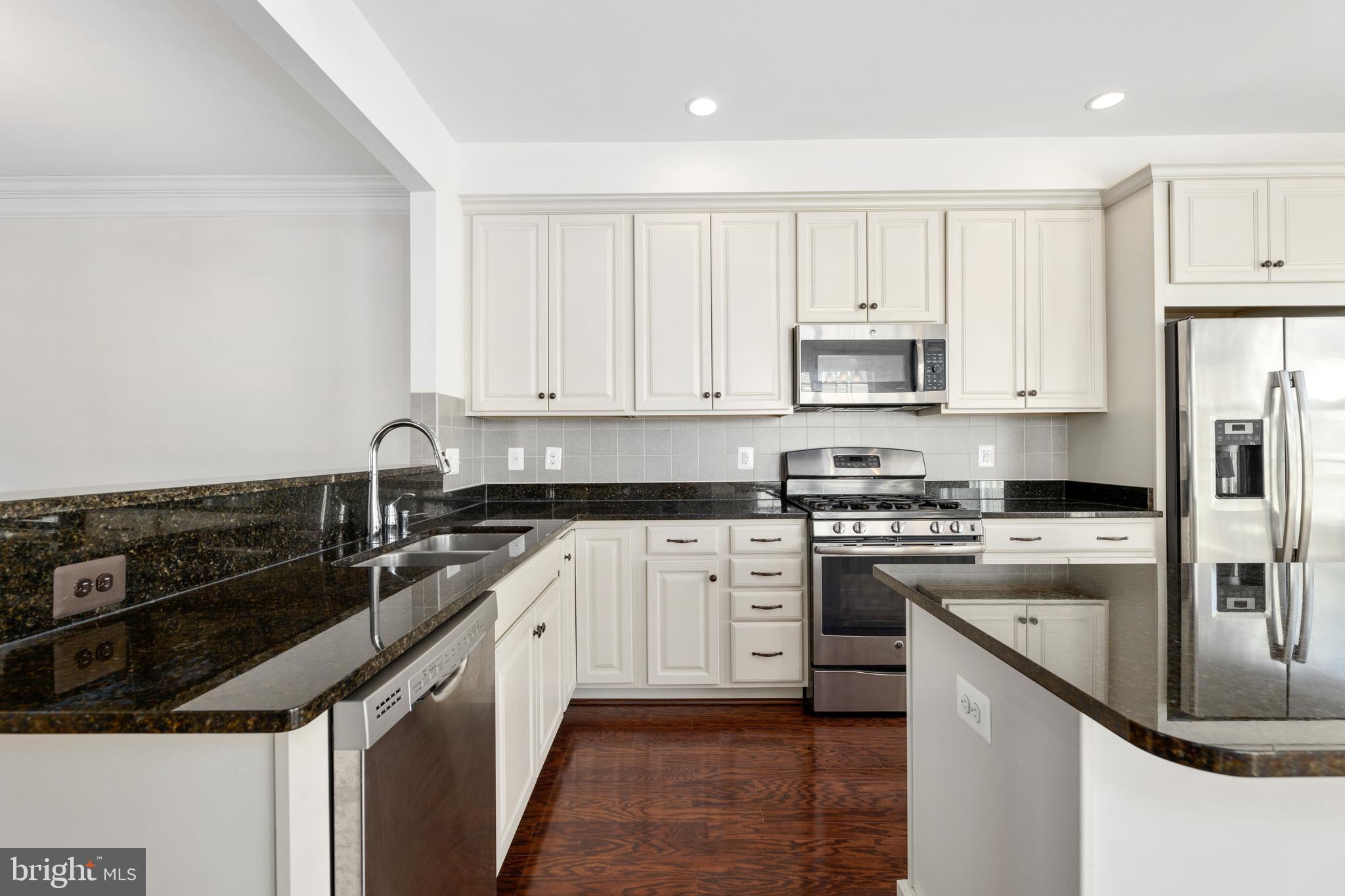 LOUDOUN VALLEY ESTATES 2 - Residential Lease