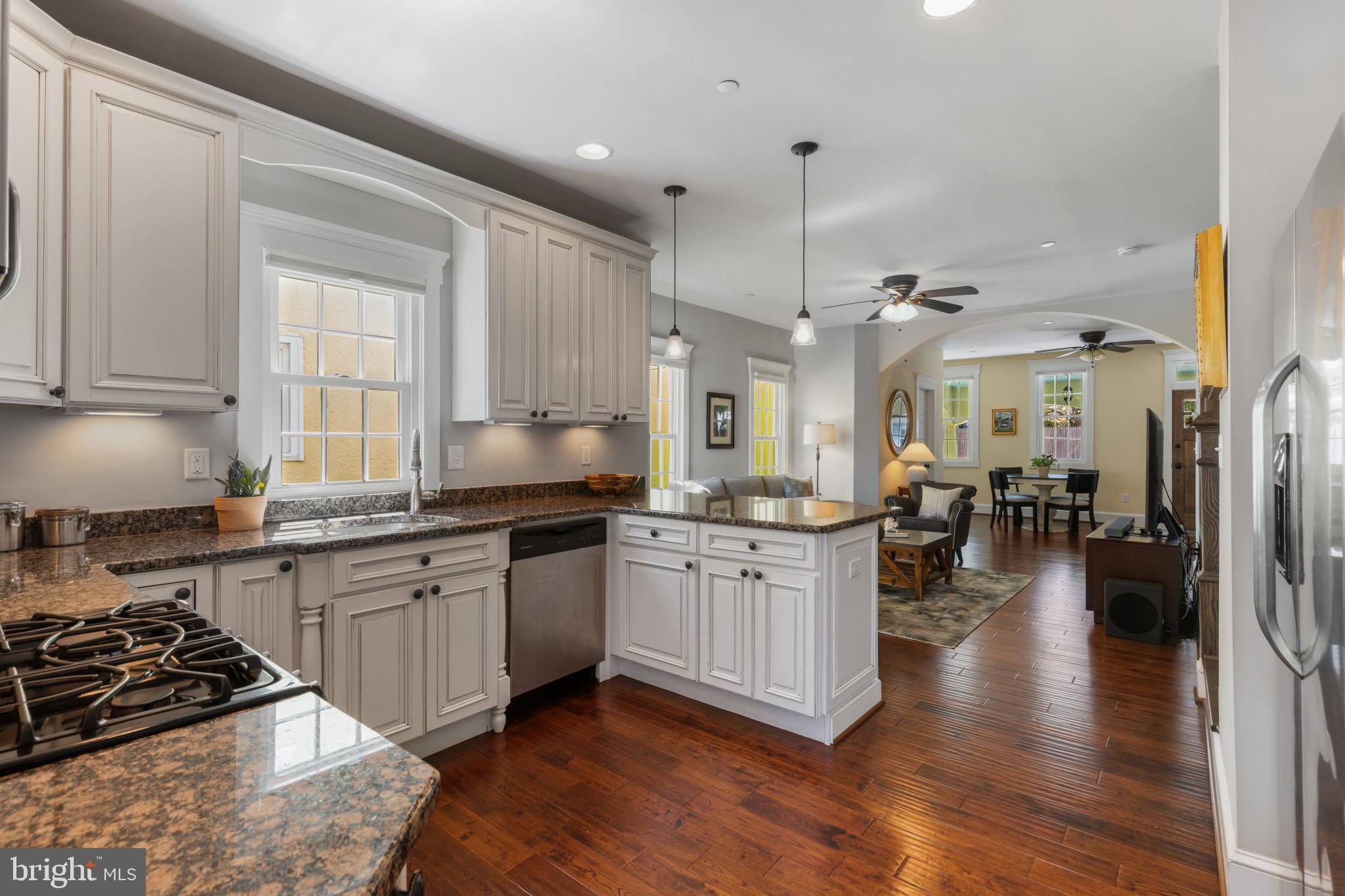 MURRAY HILL - Residential