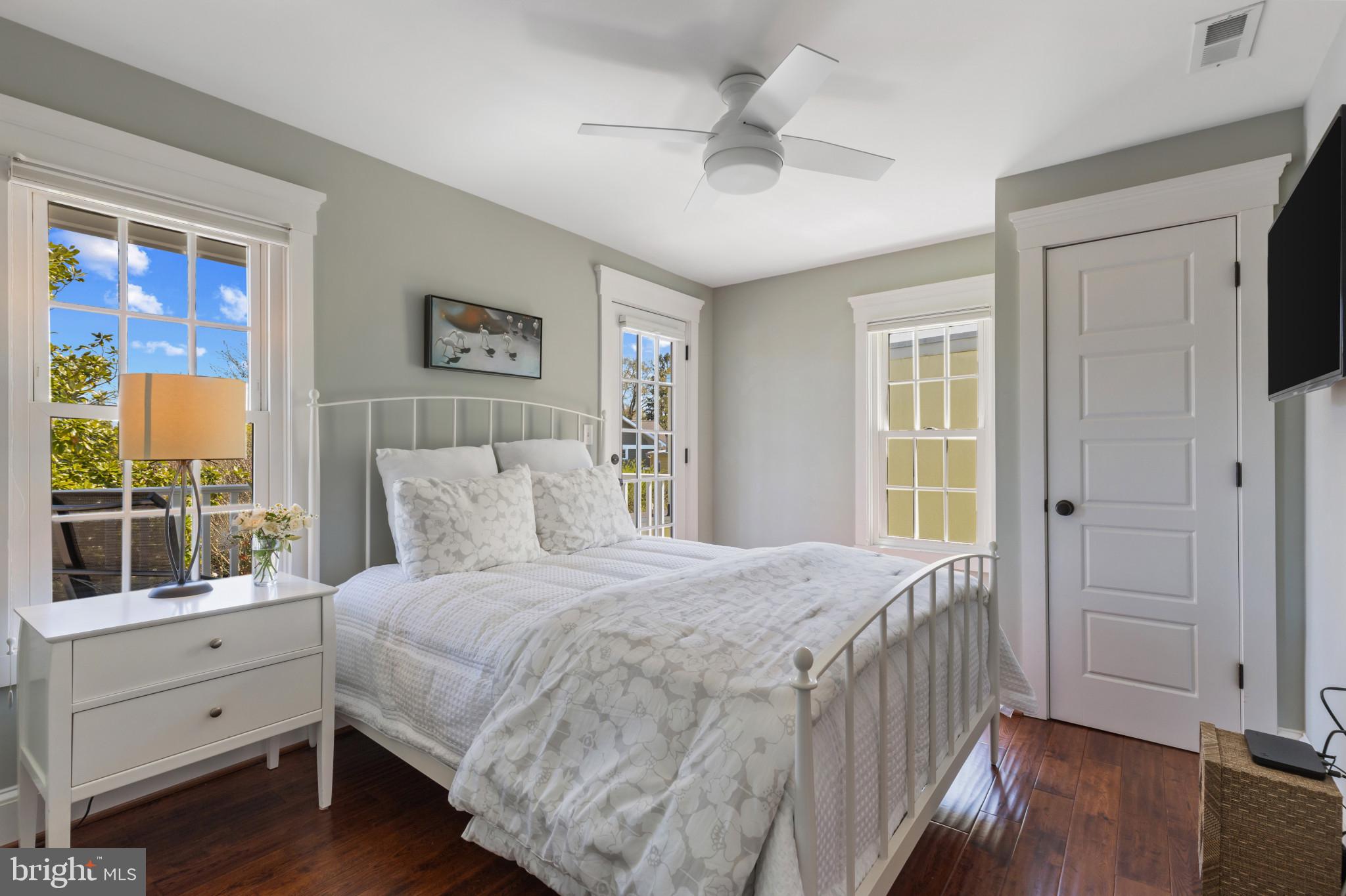 MURRAY HILL - Residential