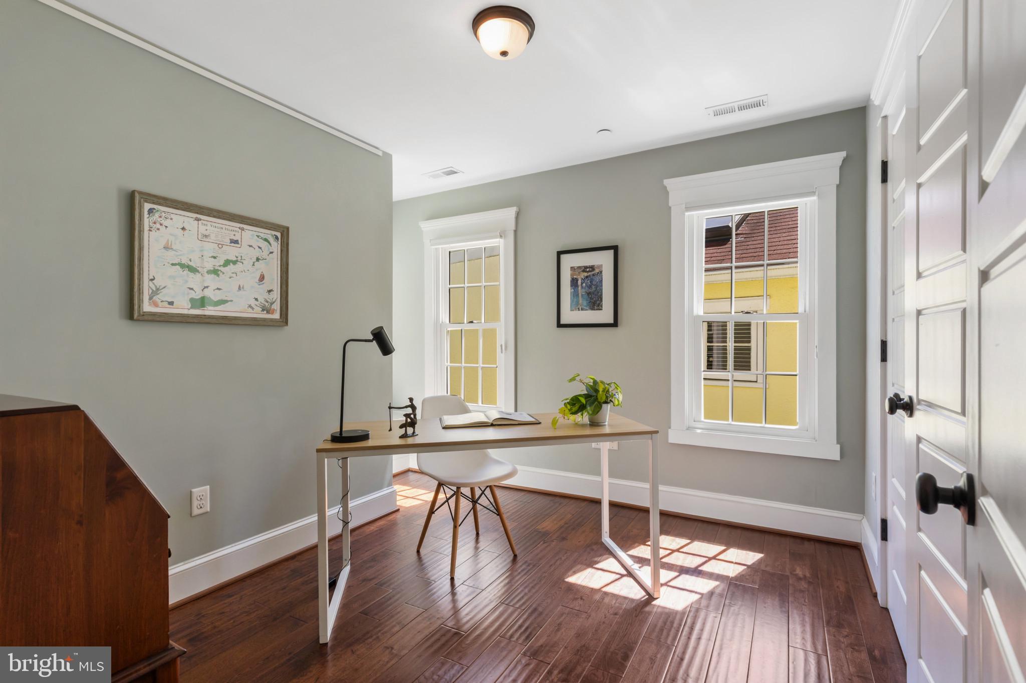 MURRAY HILL - Residential