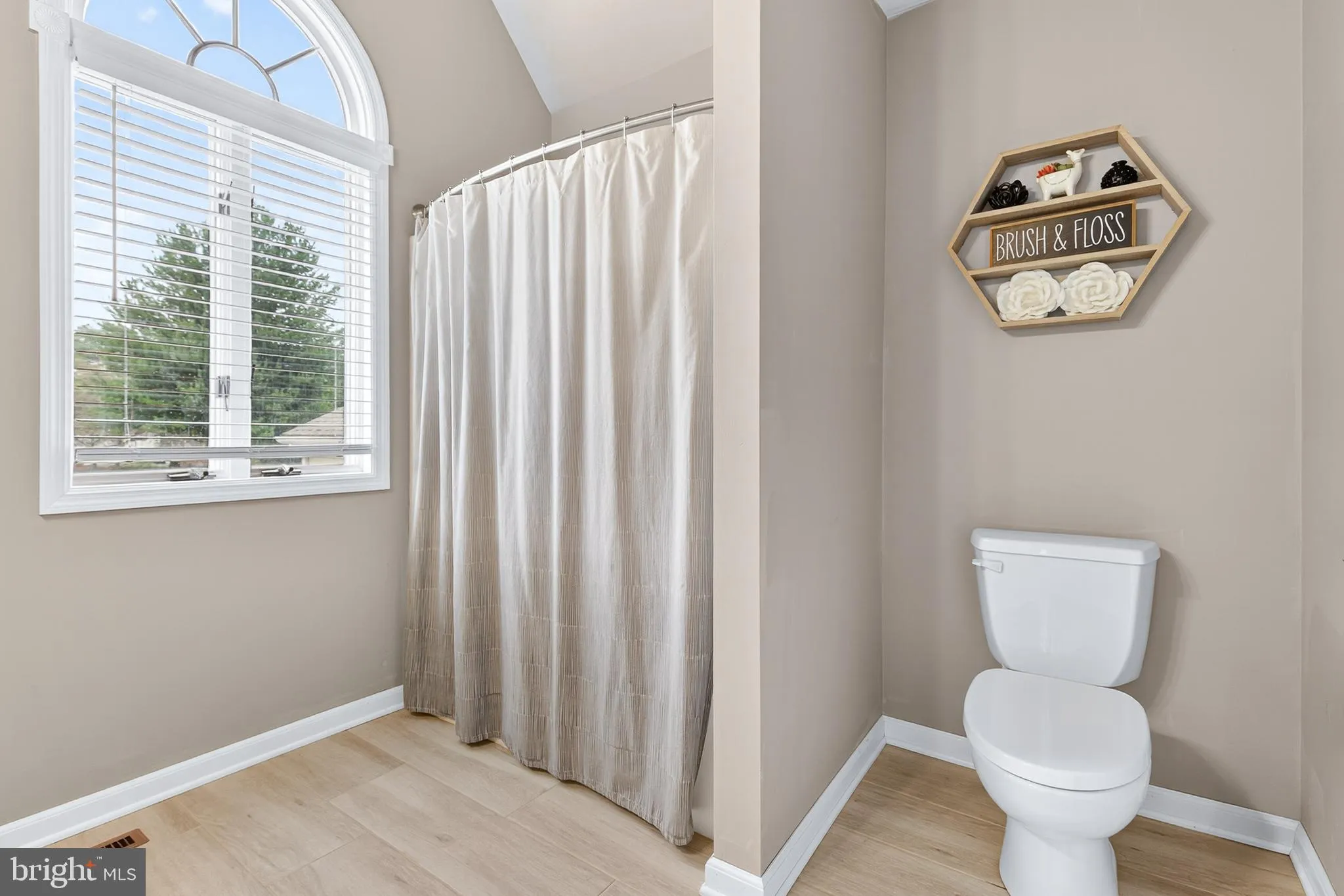 New Cumberland, Pennsylvania 17070, United States, 2 Bedrooms Bedrooms, ,3 BathroomsBathrooms,Residential,Contingent,216452